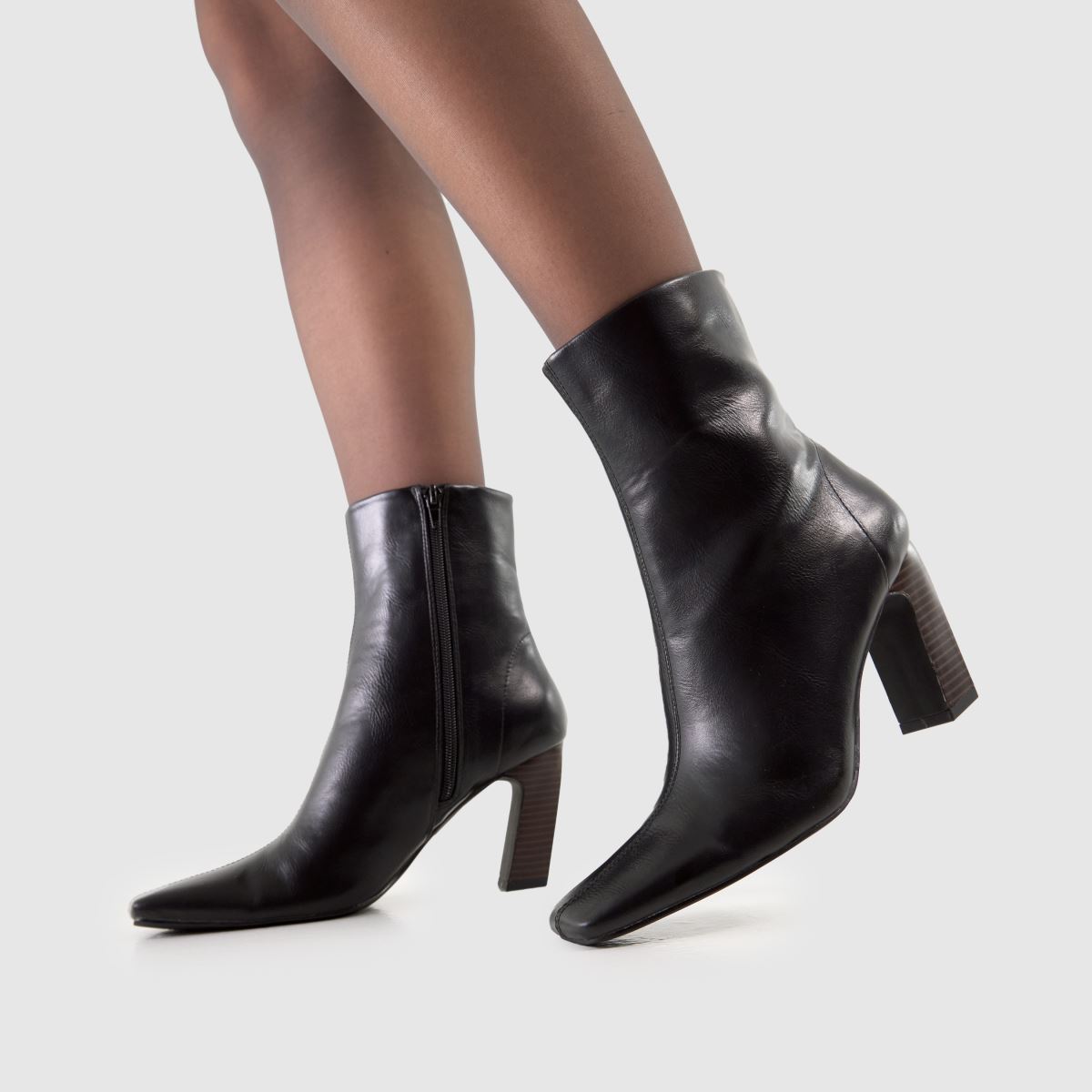 schuh  Bryson Stack Heel in Black schuh  Bryson Stack Heel in Black