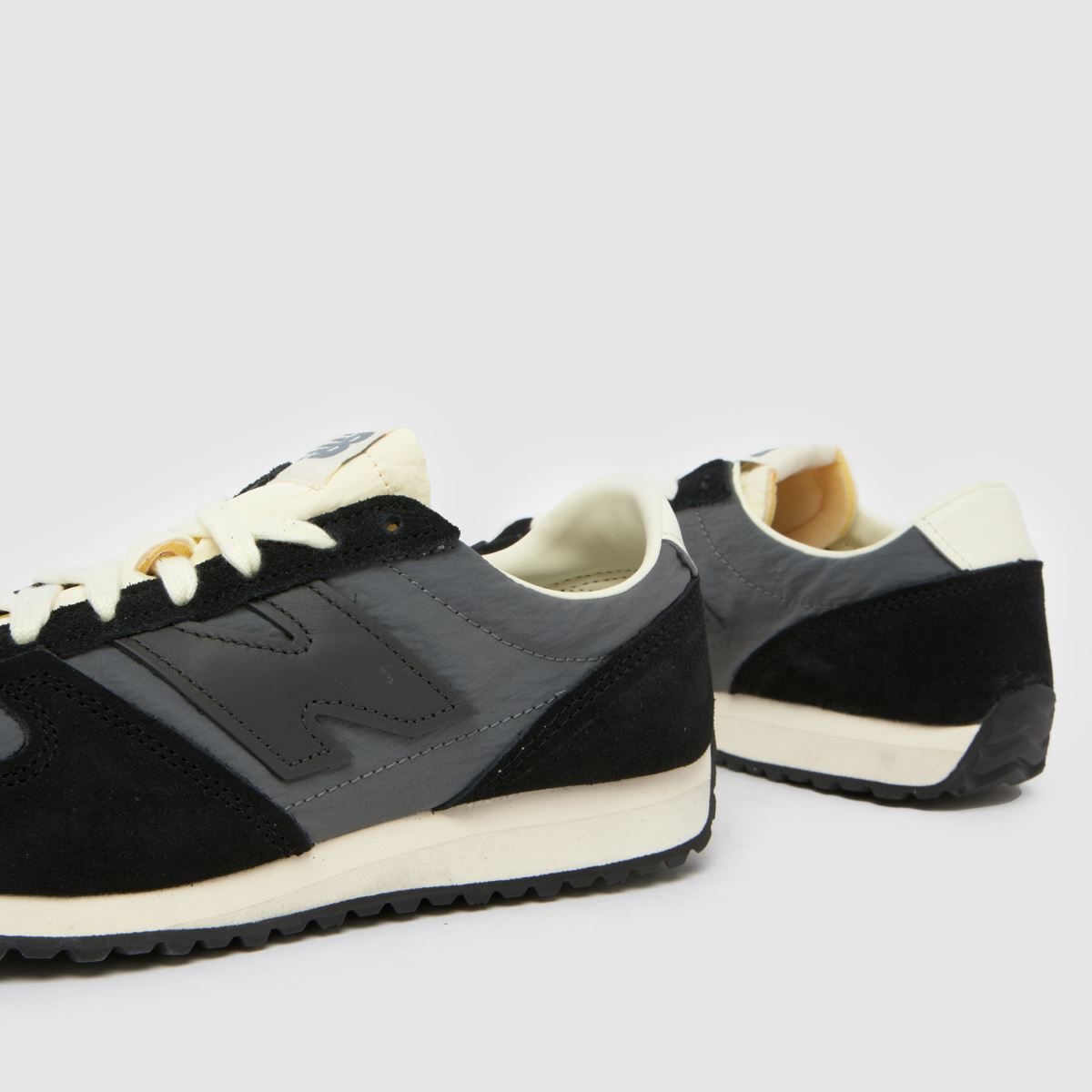 New Balance  471 in Navy New Balance  471 in Navy