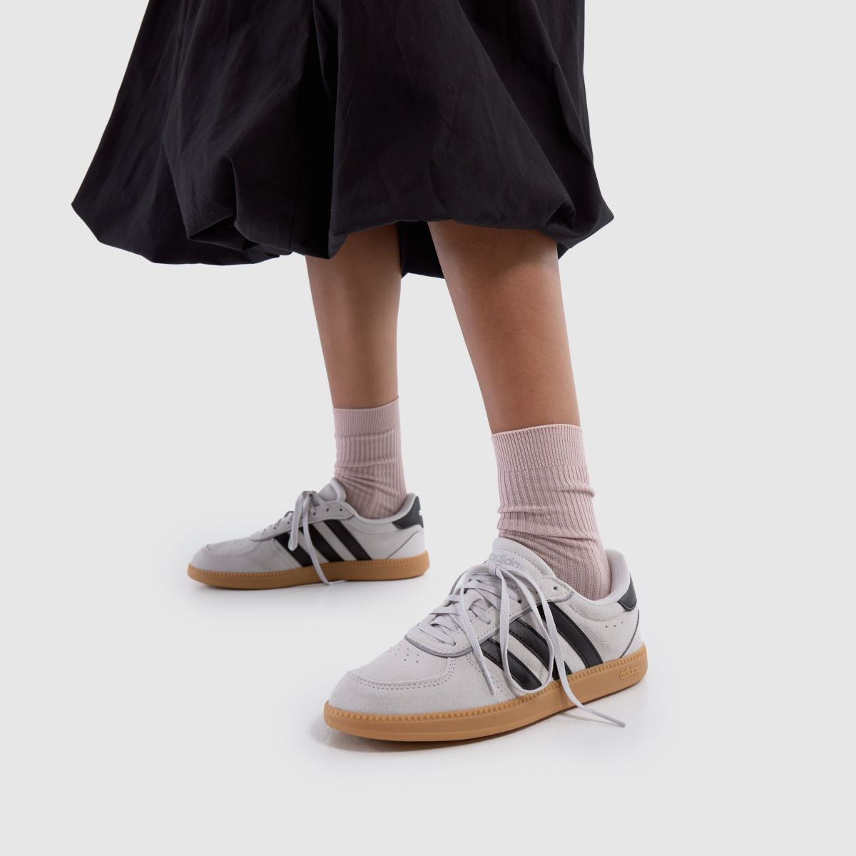 adidas  Breaknet Sleek in Light Grey adidas  Breaknet Sleek in Light Grey