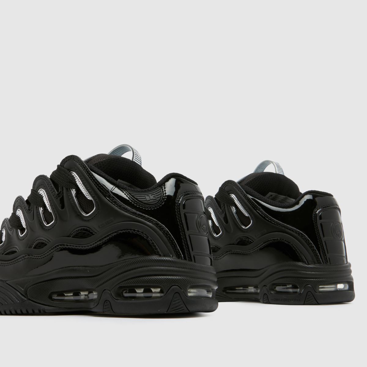 OSIRIS  D3 2001 in Black OSIRIS  D3 2001 in Black