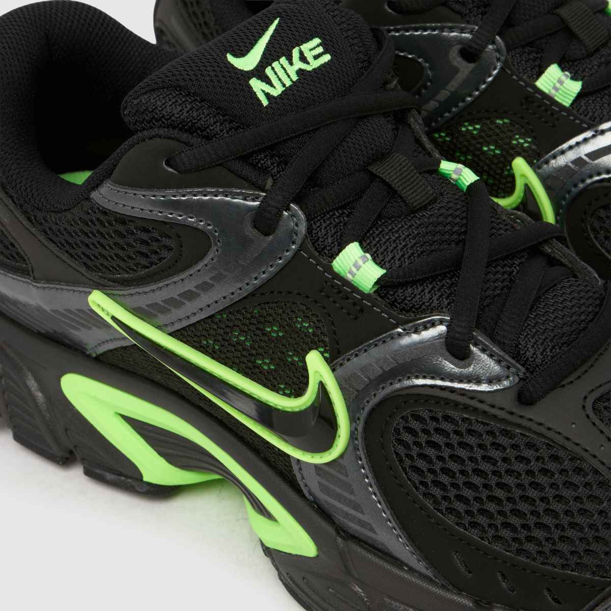 Nike  V5 RNR in Black & Green Nike  V5 RNR in Black & Green