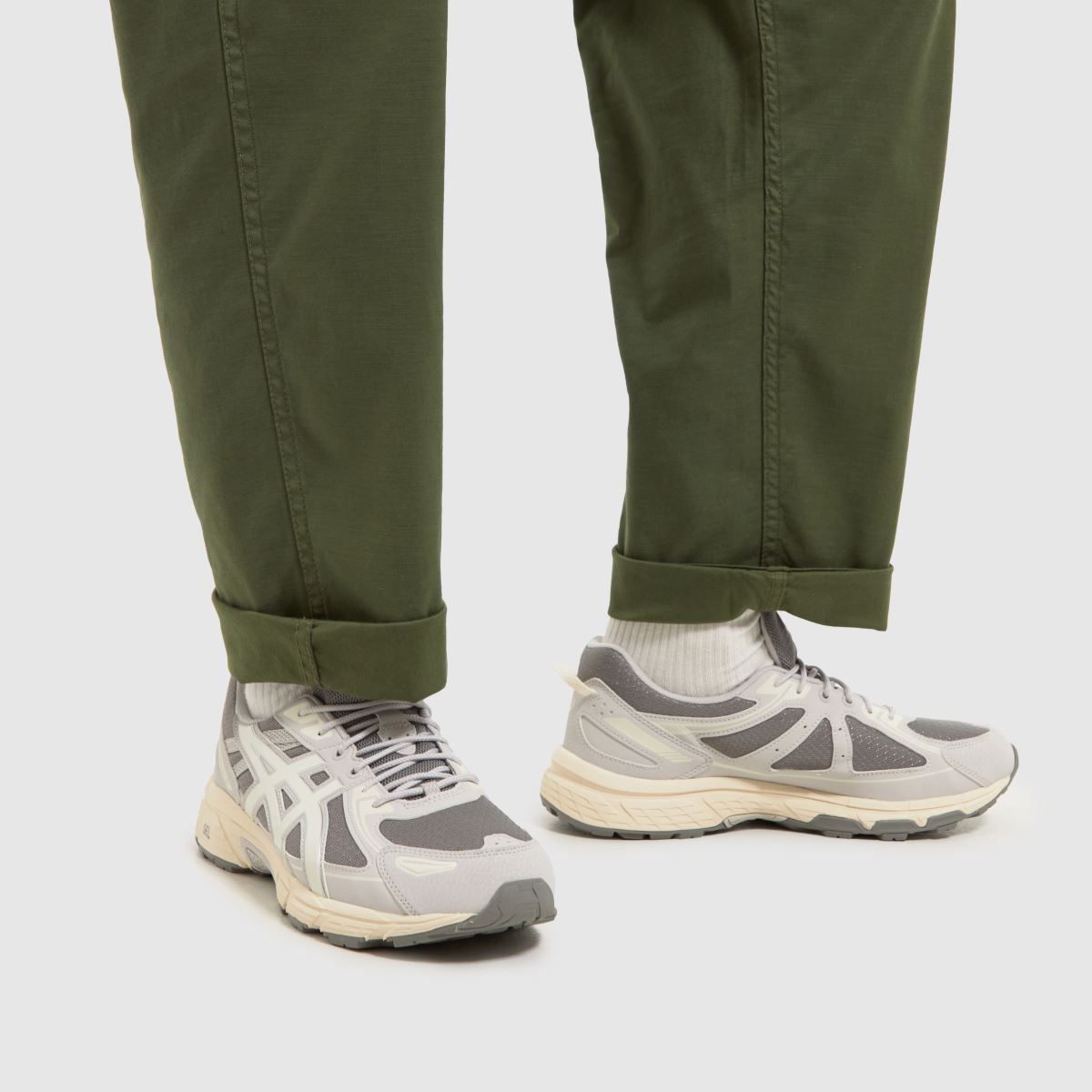 ASICS  Gel-Venture 6 in White & grey ASICS  Gel-Venture 6 in White & grey