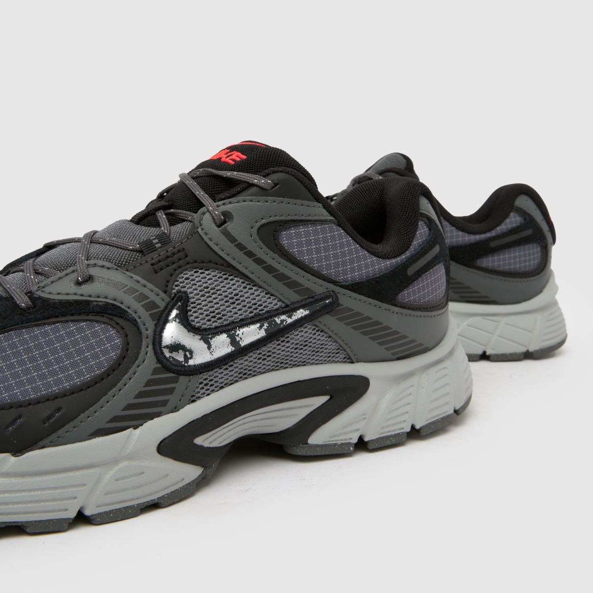 Nike  V5 RNR in Grey Nike  V5 RNR in Grey