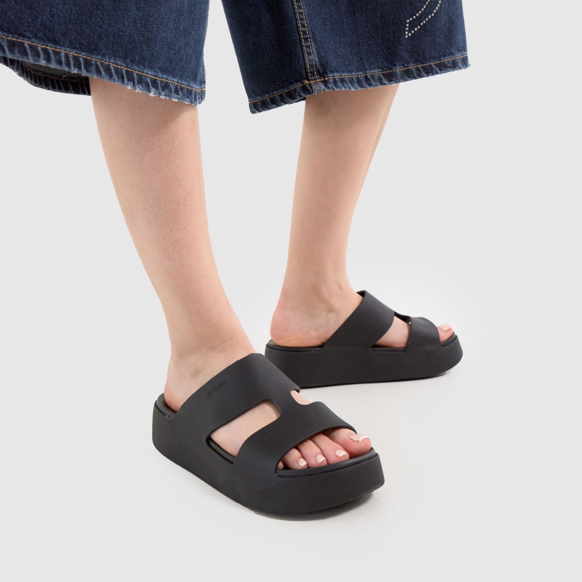 Crocs  Getaway Platform H-Strap in Black Crocs  Getaway Platform H-Strap in Black