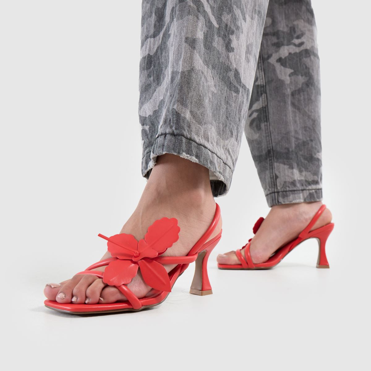 schuh  Siya Flower in Red schuh  Siya Flower in Red