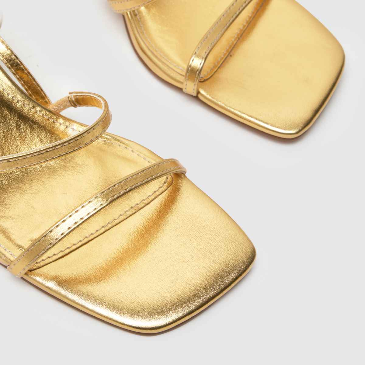 schuh  Sonnet Strappy in Gold schuh  Sonnet Strappy in Gold