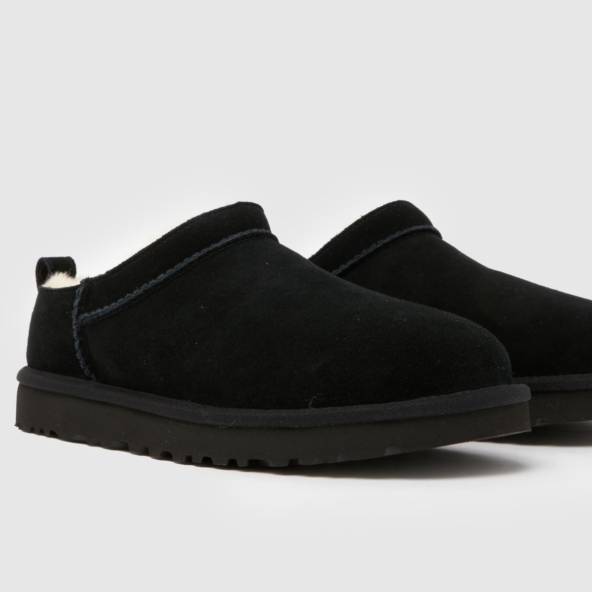 UGG  Classic Micro in Black UGG  Classic Micro in Black