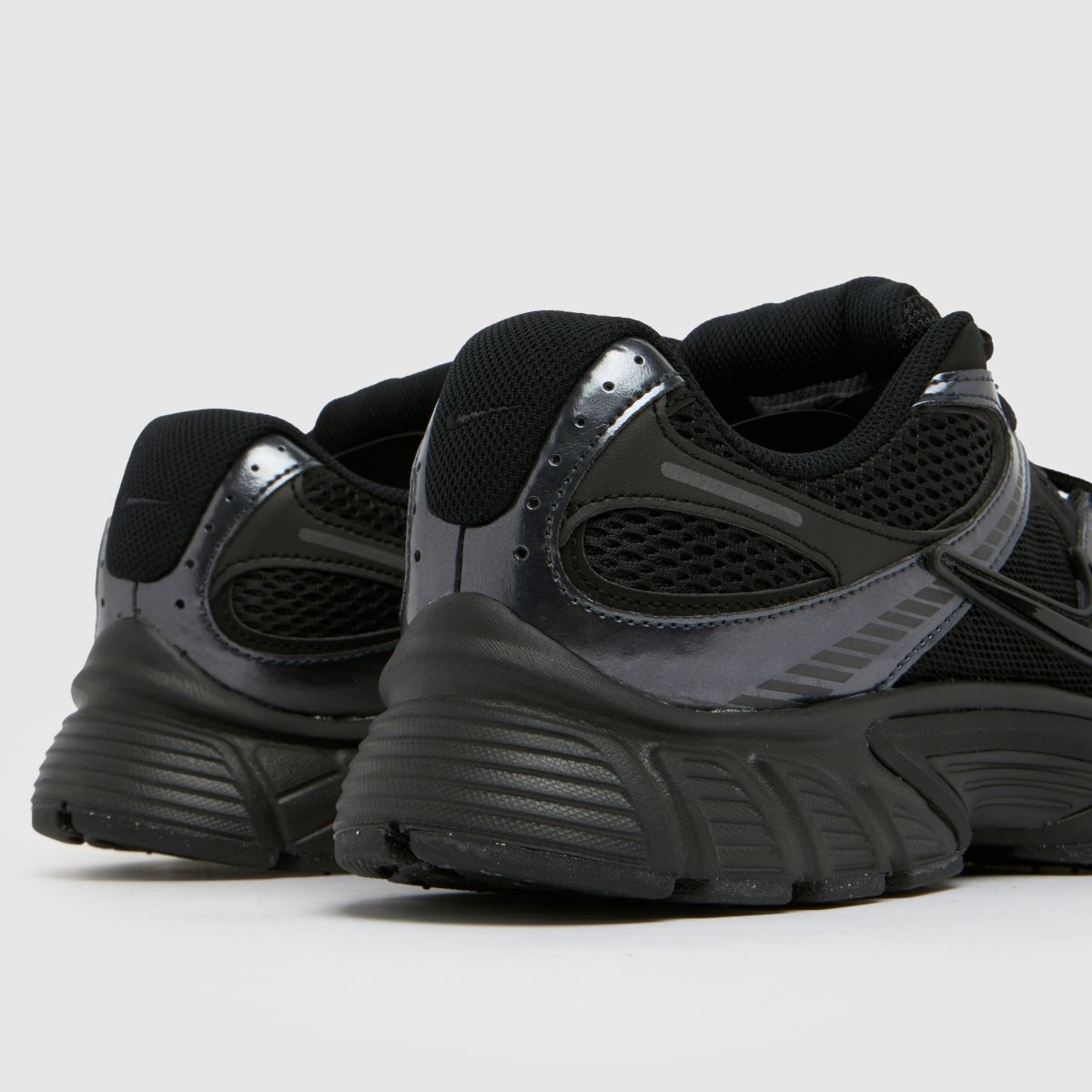 Nike  V5 RNR in Black Nike  V5 RNR in Black