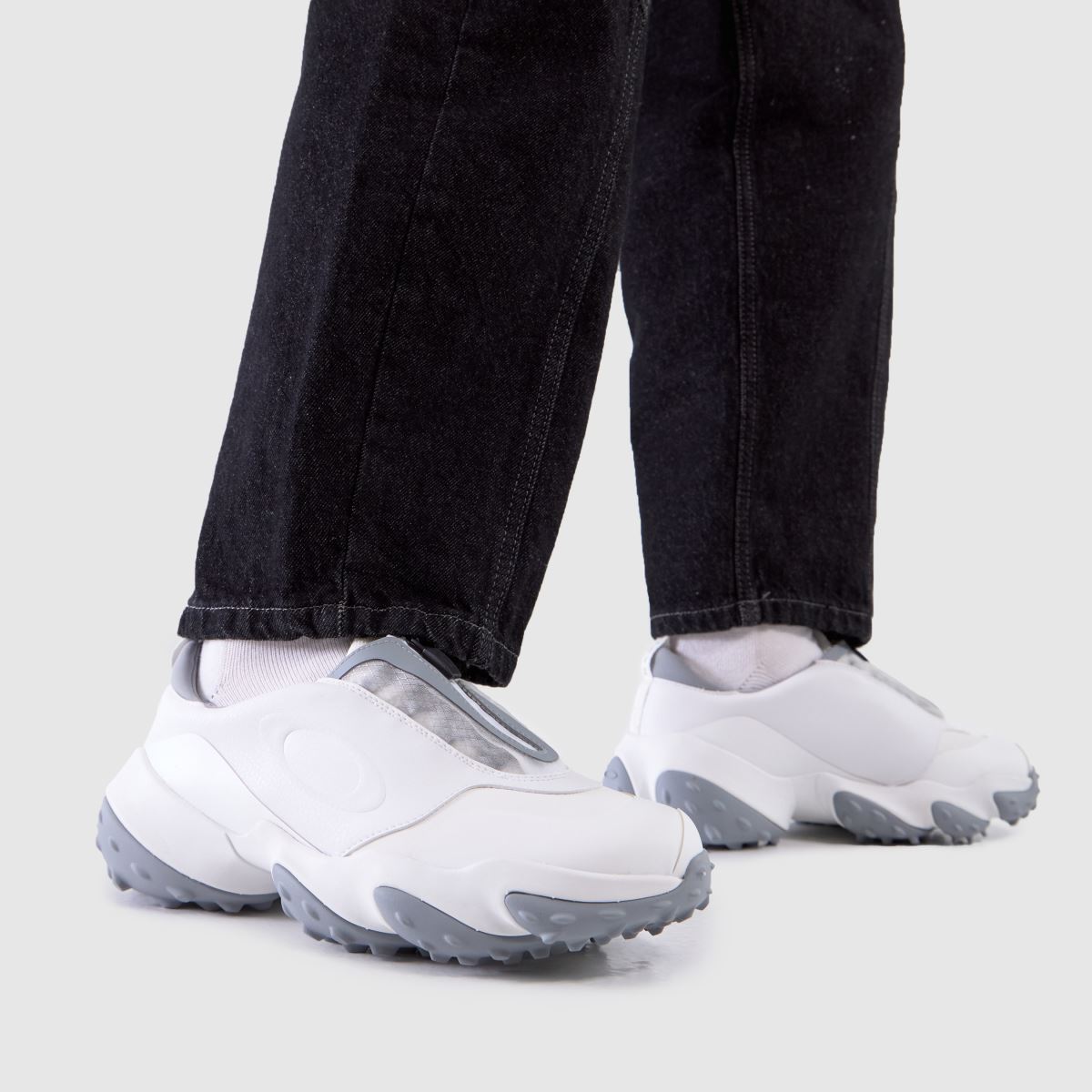 Oakley  Edge Elite in White Oakley  Edge Elite in White