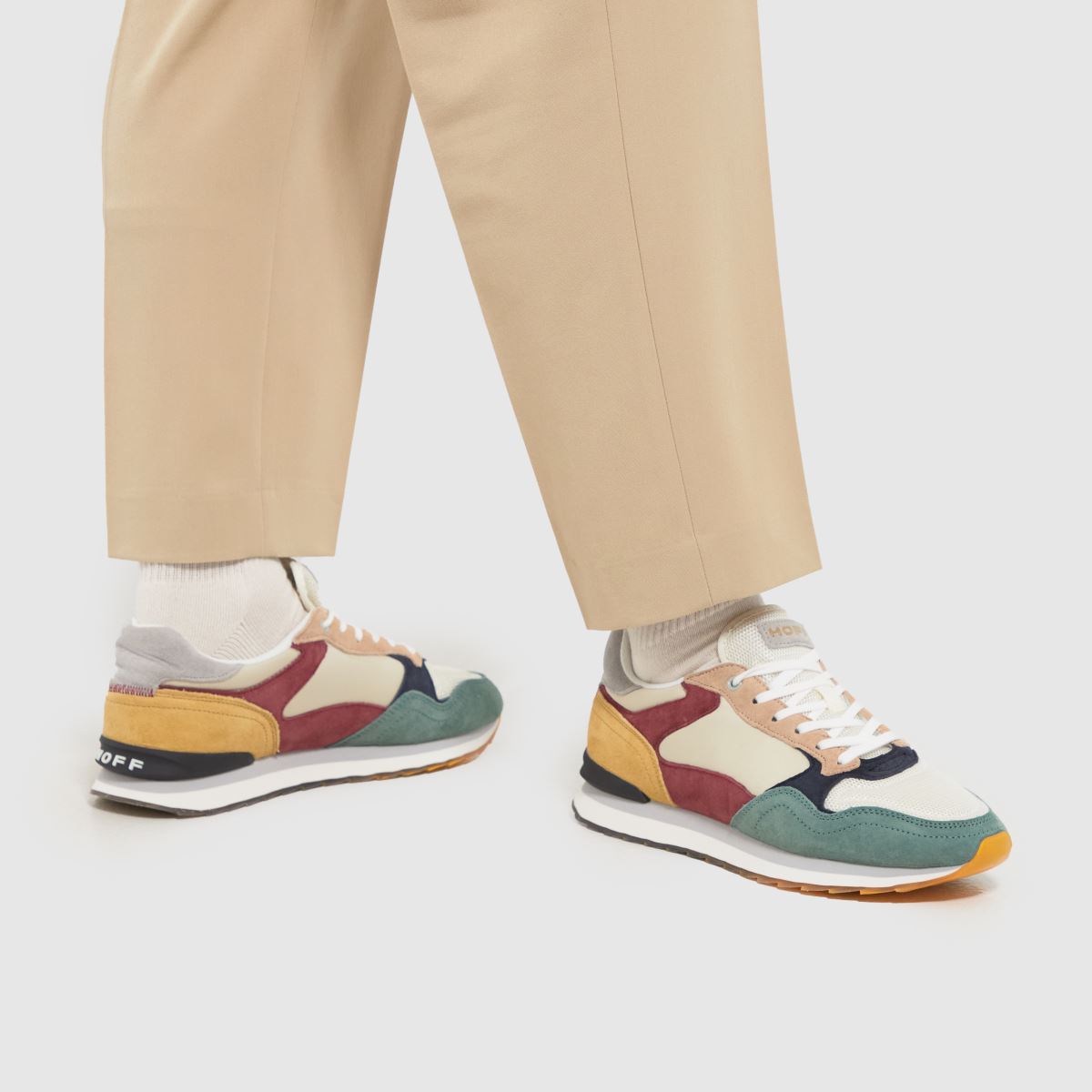 HOFF  City Montreal in White & Burgundy HOFF  City Montreal in White & Burgundy