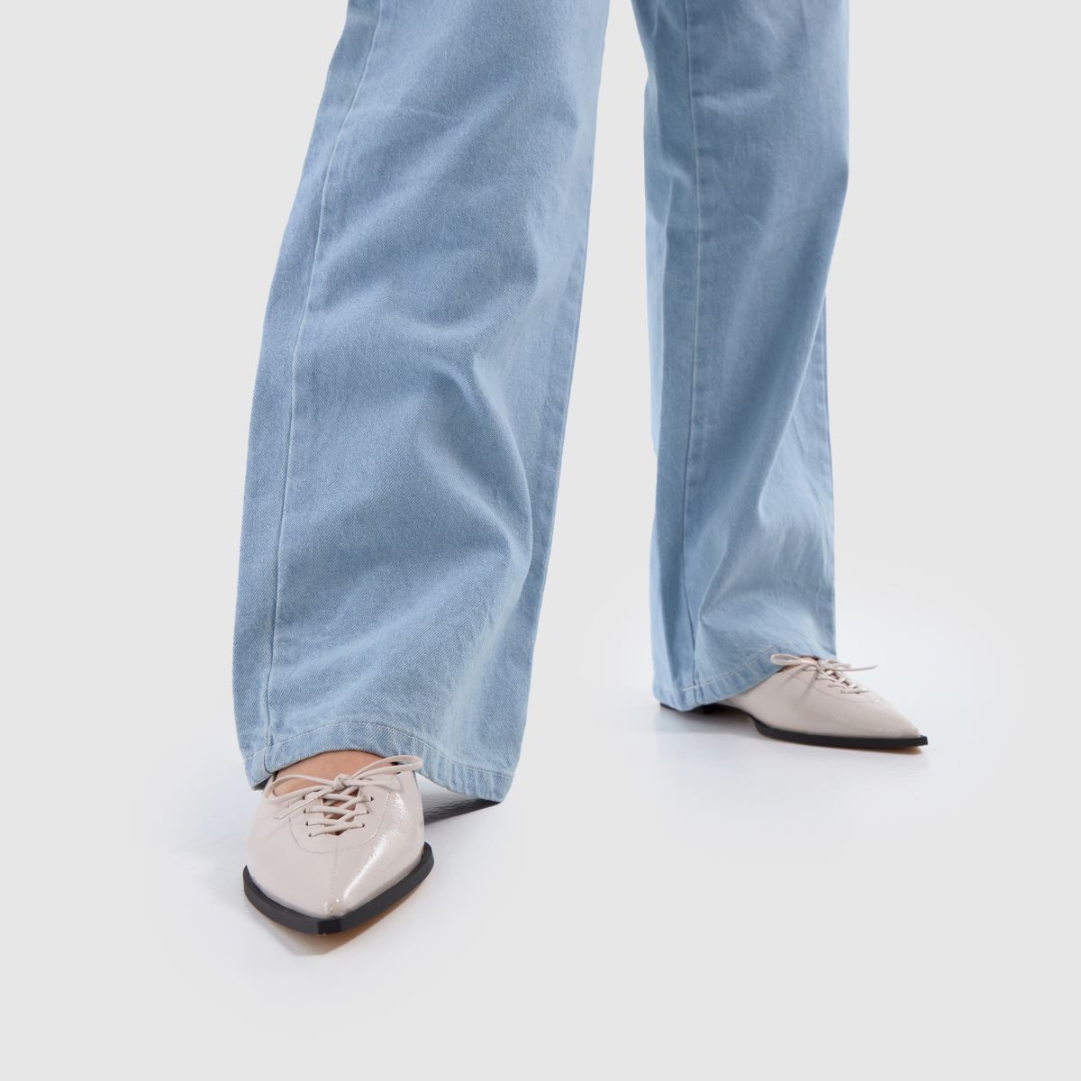 schuh  Lorie Point Hardware in Natural schuh  Lorie Point Hardware in Natural