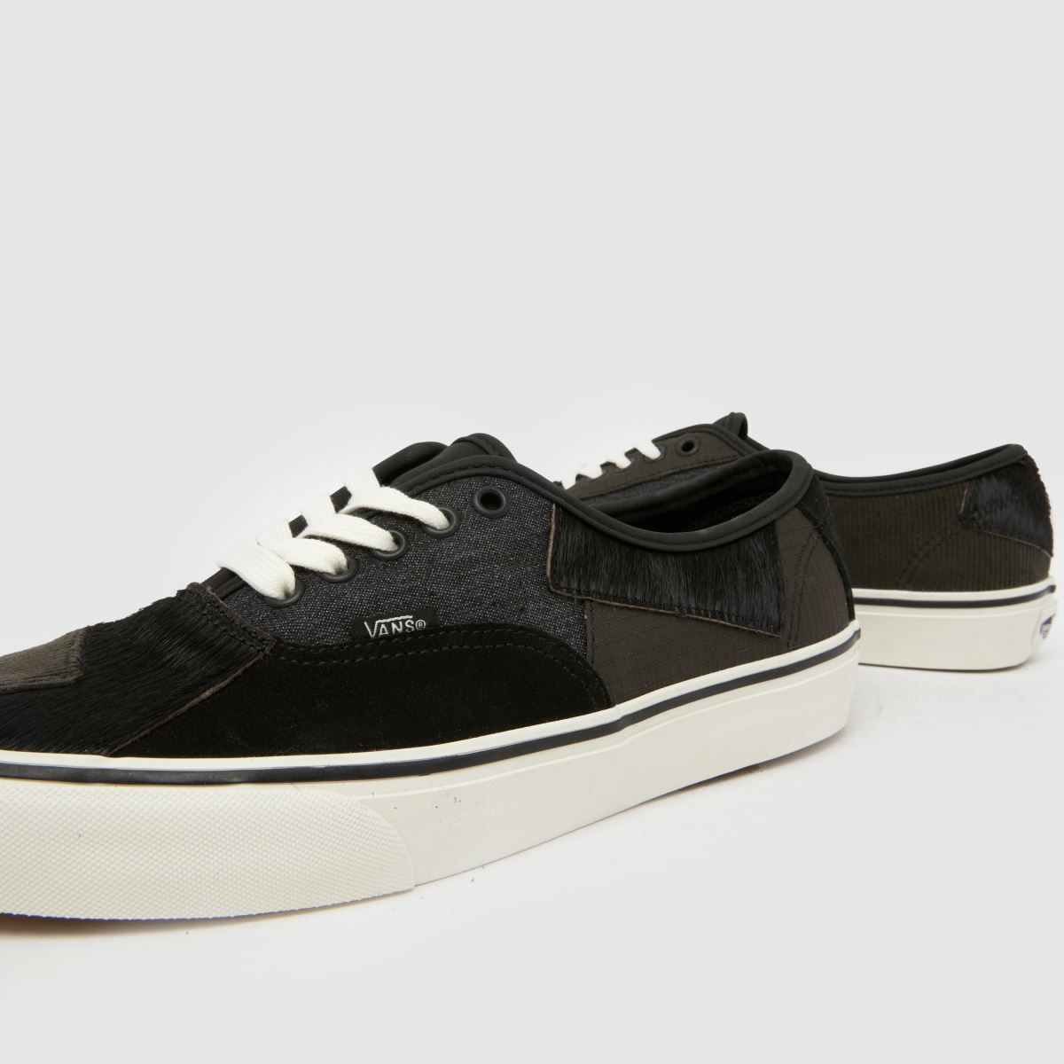 Vans  Authentic in Black Multi Vans  Authentic in Black Multi
