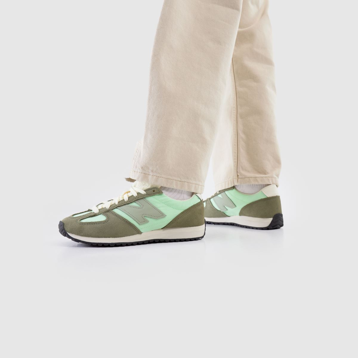 New Balance  471 in Green Multi New Balance  471 in Green Multi