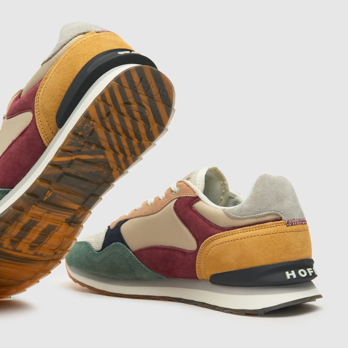 HOFF  City Montreal in White & Burgundy HOFF  City Montreal in White & Burgundy