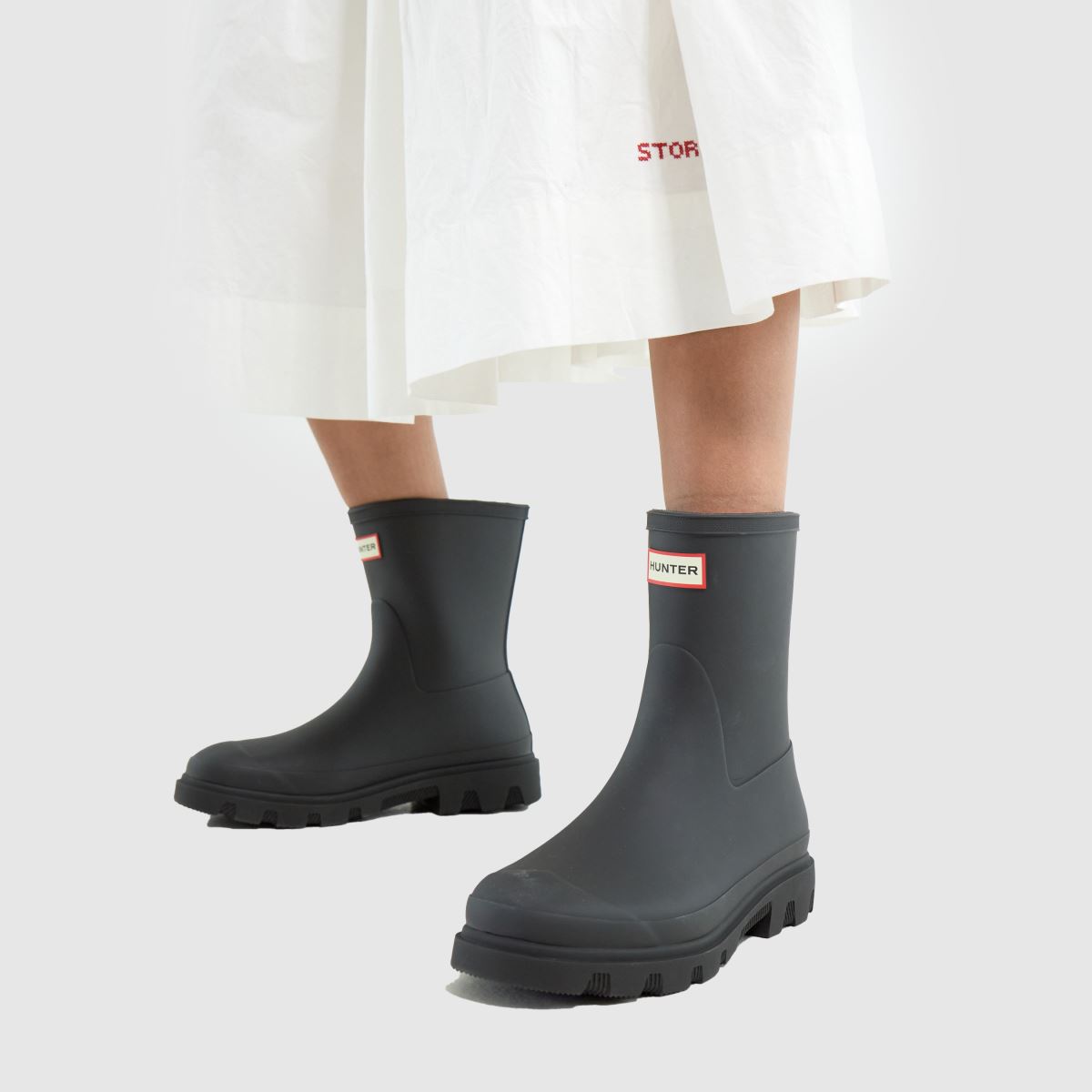 HUNTER BOOTS  Downpour Short in Black HUNTER BOOTS  Downpour Short in Black