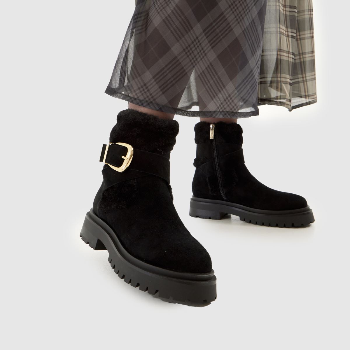 Steve Madden  Lodge Cozy in Black Steve Madden  Lodge Cozy in Black