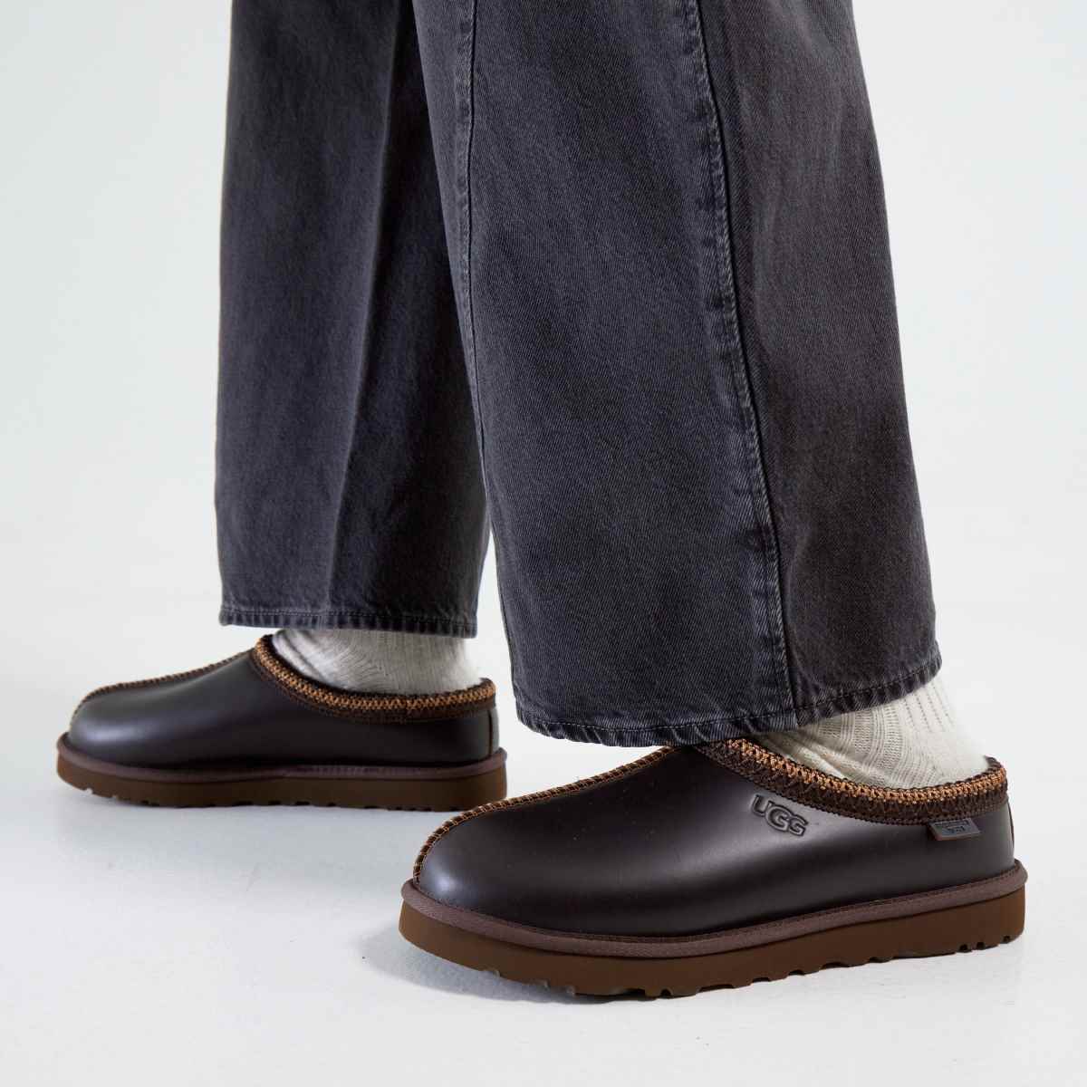 UGG  Tasman in Dark Brown UGG  Tasman in Dark Brown