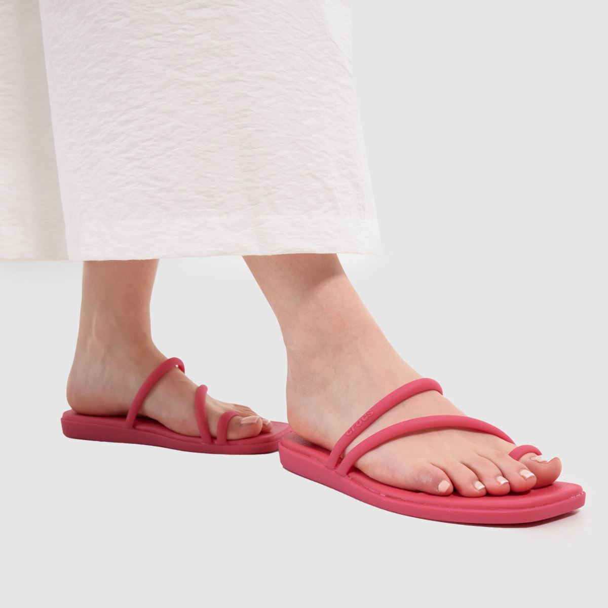 Crocs  Miami Toe Loop in Pink Crocs  Miami Toe Loop in Pink