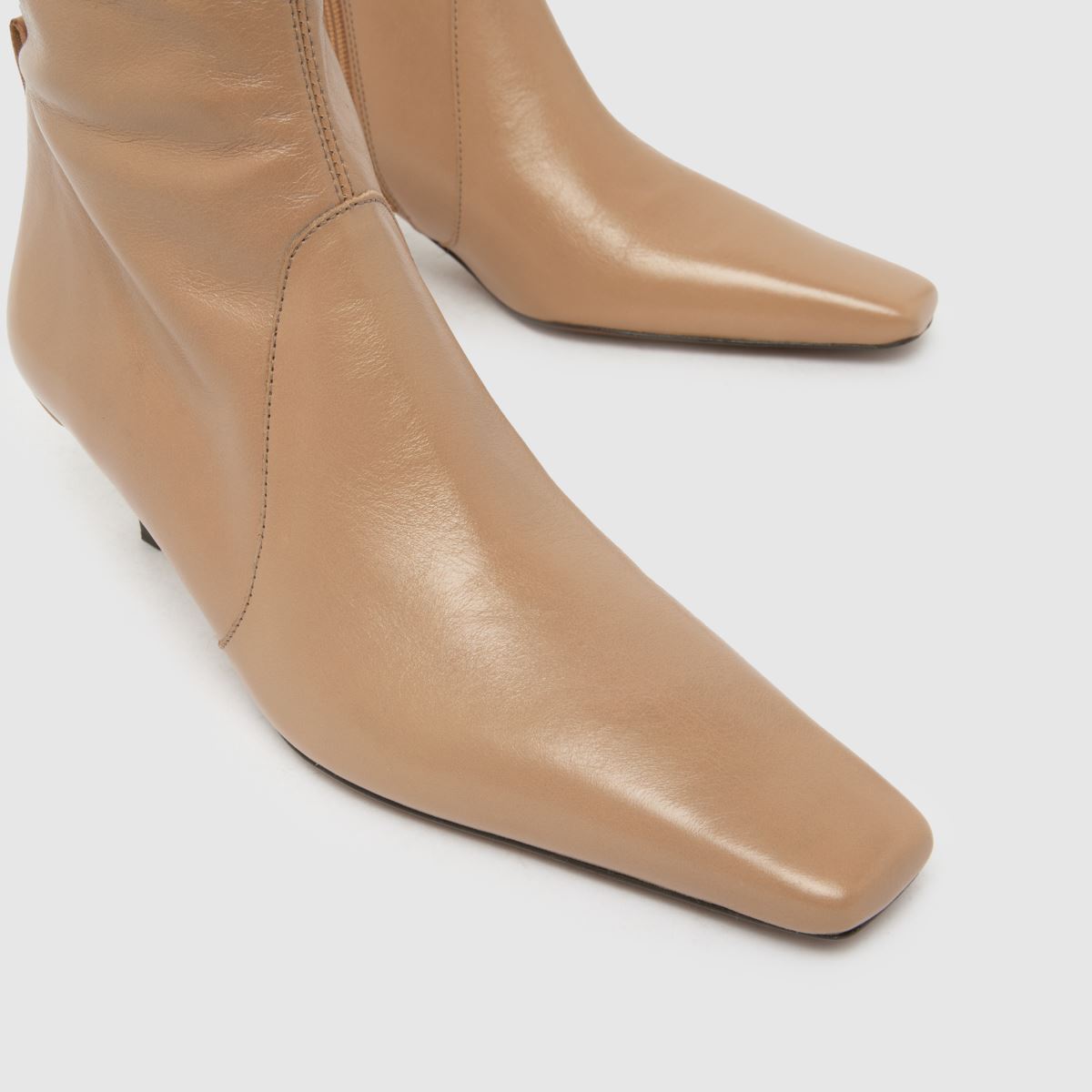 schuh  Bowden Leather Heeled in Natural schuh  Bowden Leather Heeled in Natural