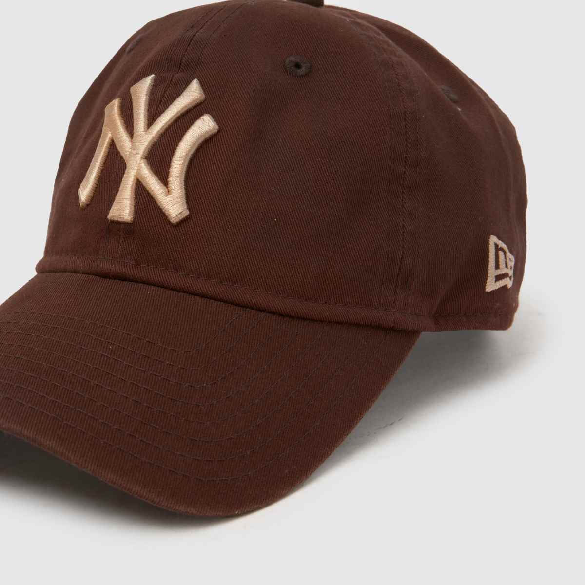 New Era  League Essential 9TWENTY Cap in Brown Multi New Era  League Essential 9TWENTY Cap in Brown Multi