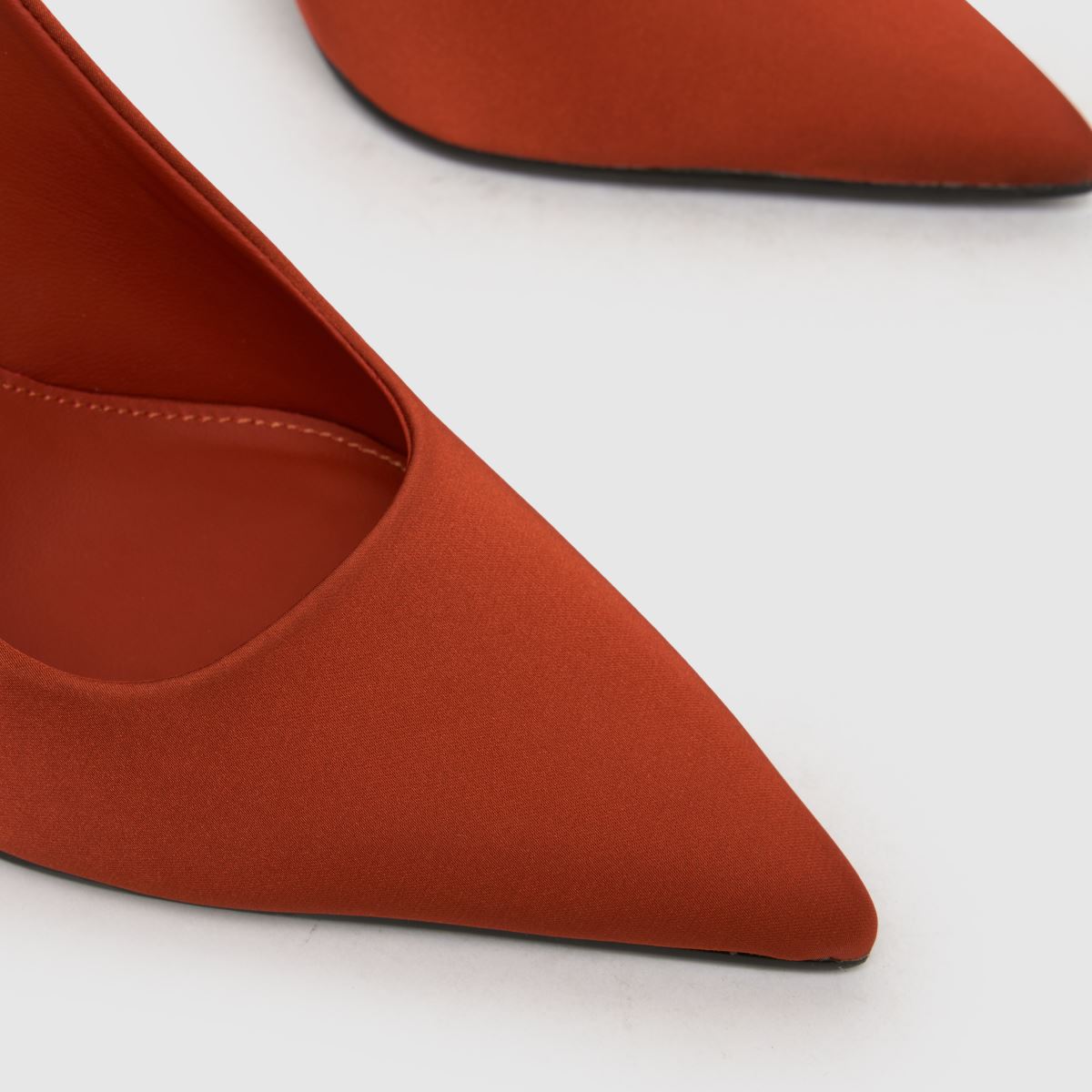 schuh  Sunday Embellished Court in Orange schuh  Sunday Embellished Court in Orange