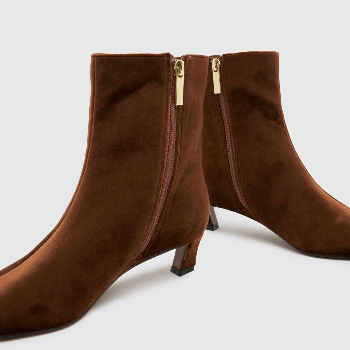 schuh  Bexley Kitten Heel in Tan schuh  Bexley Kitten Heel in Tan