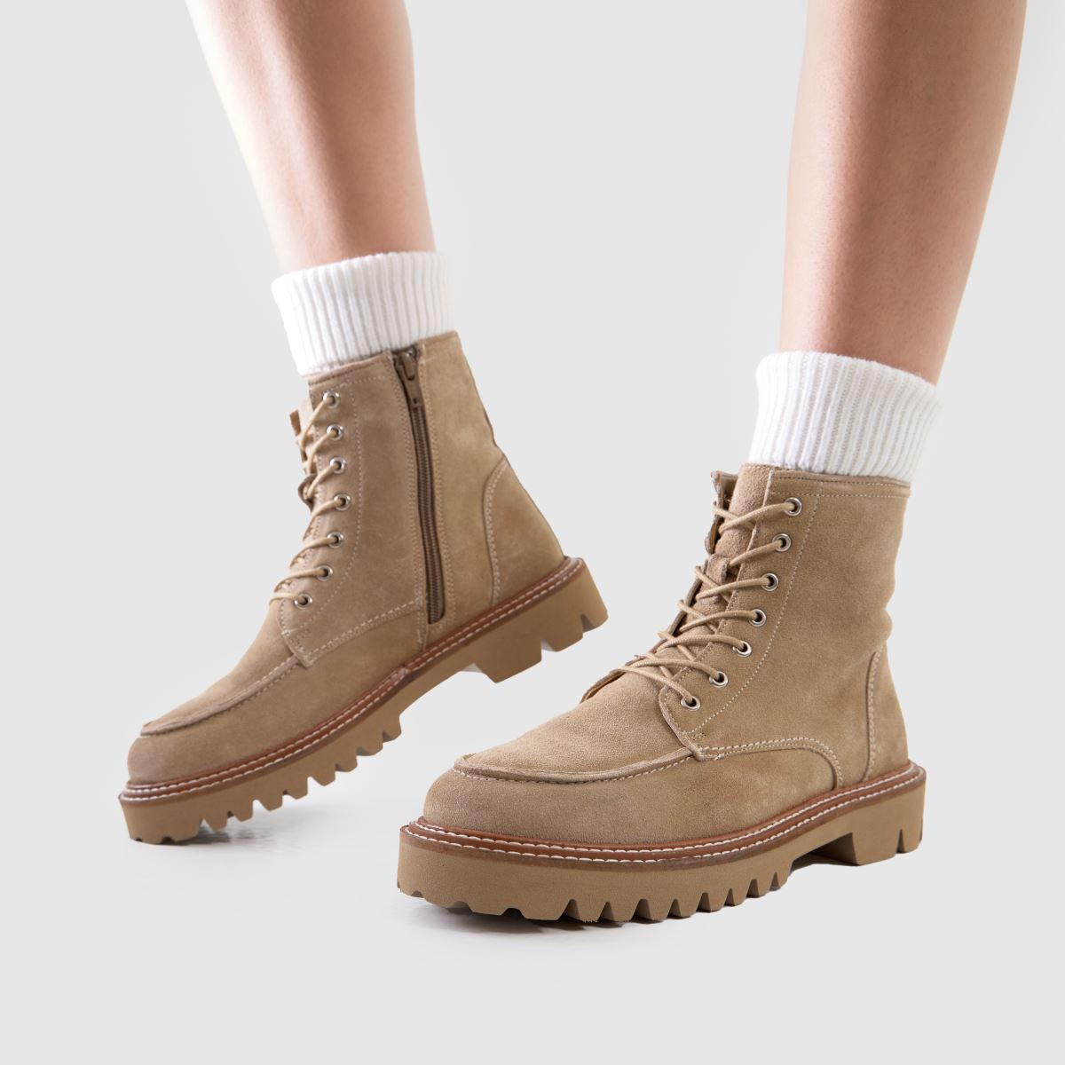 schuh  Corrine Suede Moc Toe in Taupe schuh  Corrine Suede Moc Toe in Taupe