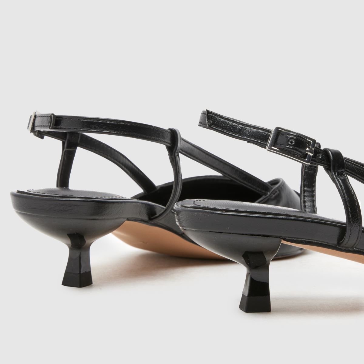 schuh  Sybill Buckle Kitten in Black schuh  Sybill Buckle Kitten in Black