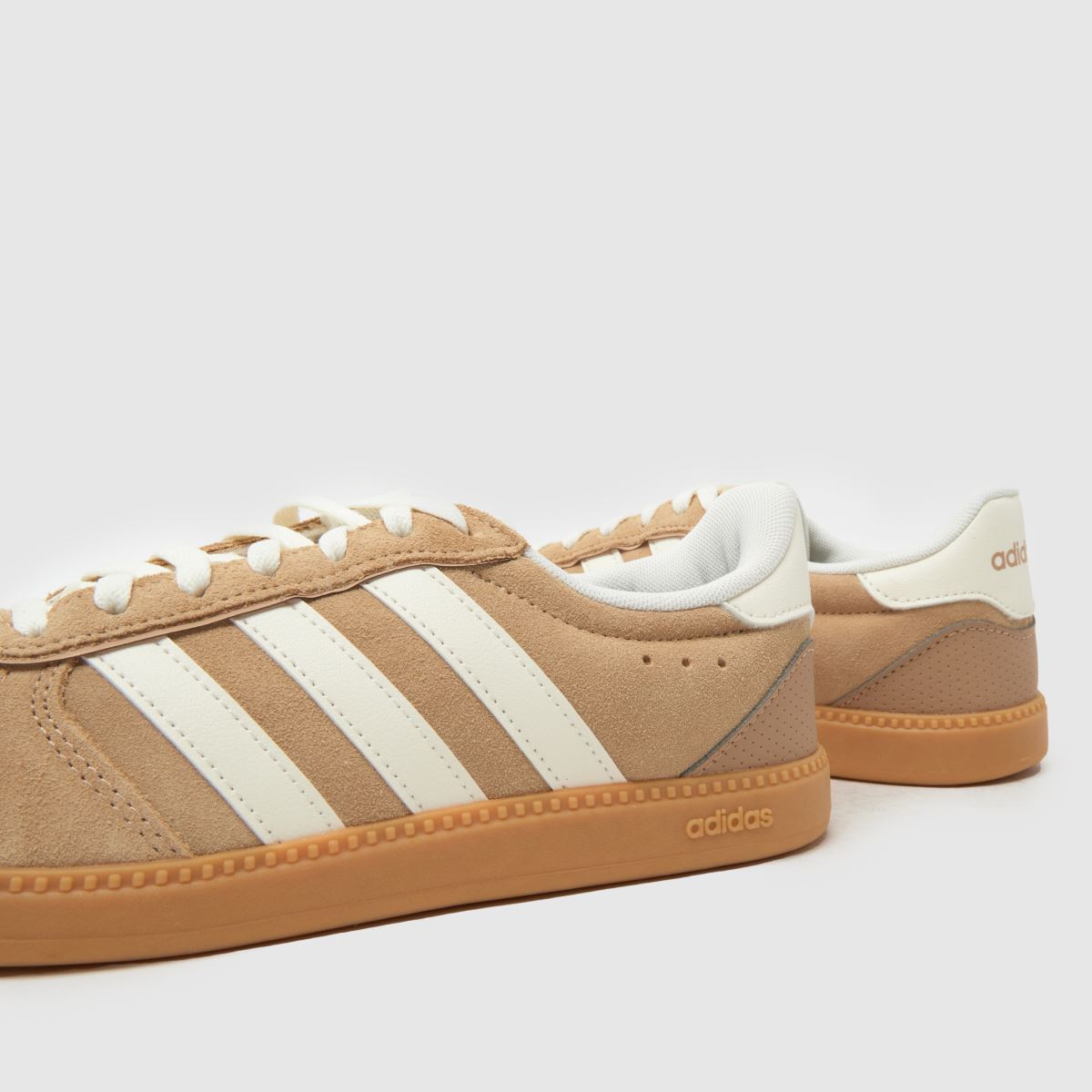 adidas  Breaknet Sleek in Tan adidas  Breaknet Sleek in Tan