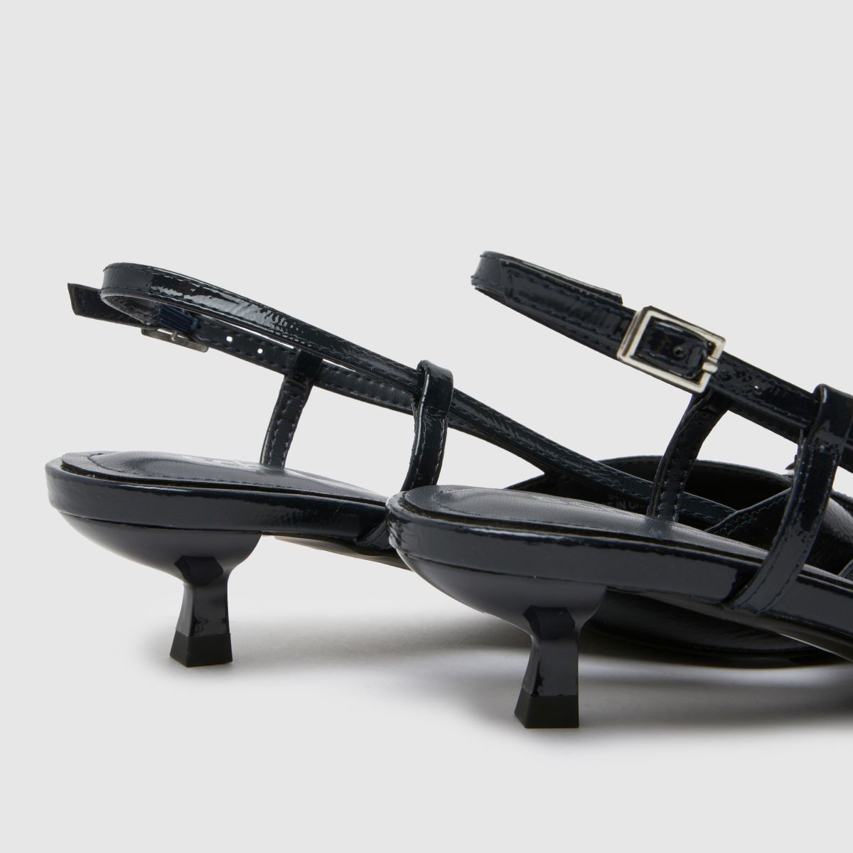 schuh  Sybill Buckle Kitten in Navy schuh  Sybill Buckle Kitten in Navy