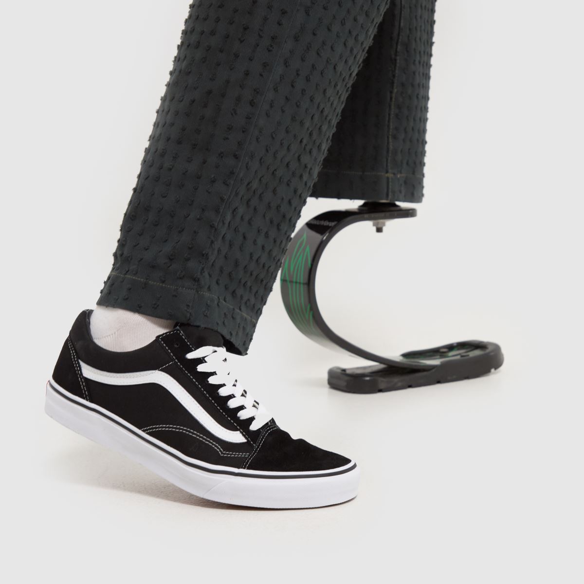 Vans  Old Skool in Black & White Vans  Old Skool in Black & White