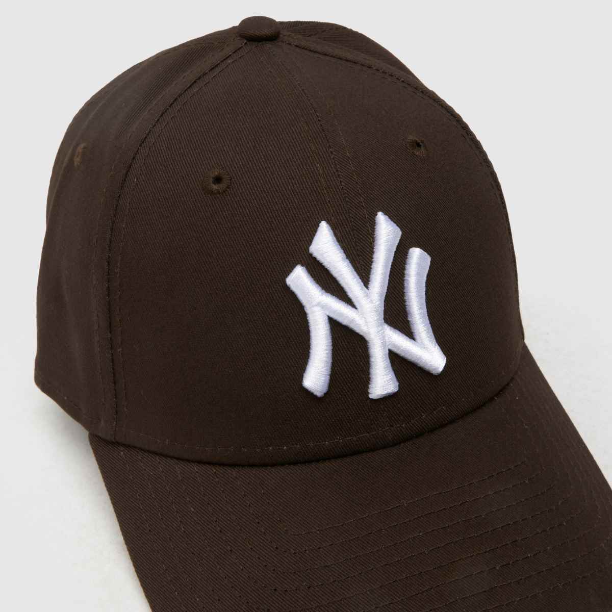 New Era  League Essential 9FORTY Cap in Dark Brown New Era  League Essential 9FORTY Cap in Dark Brown