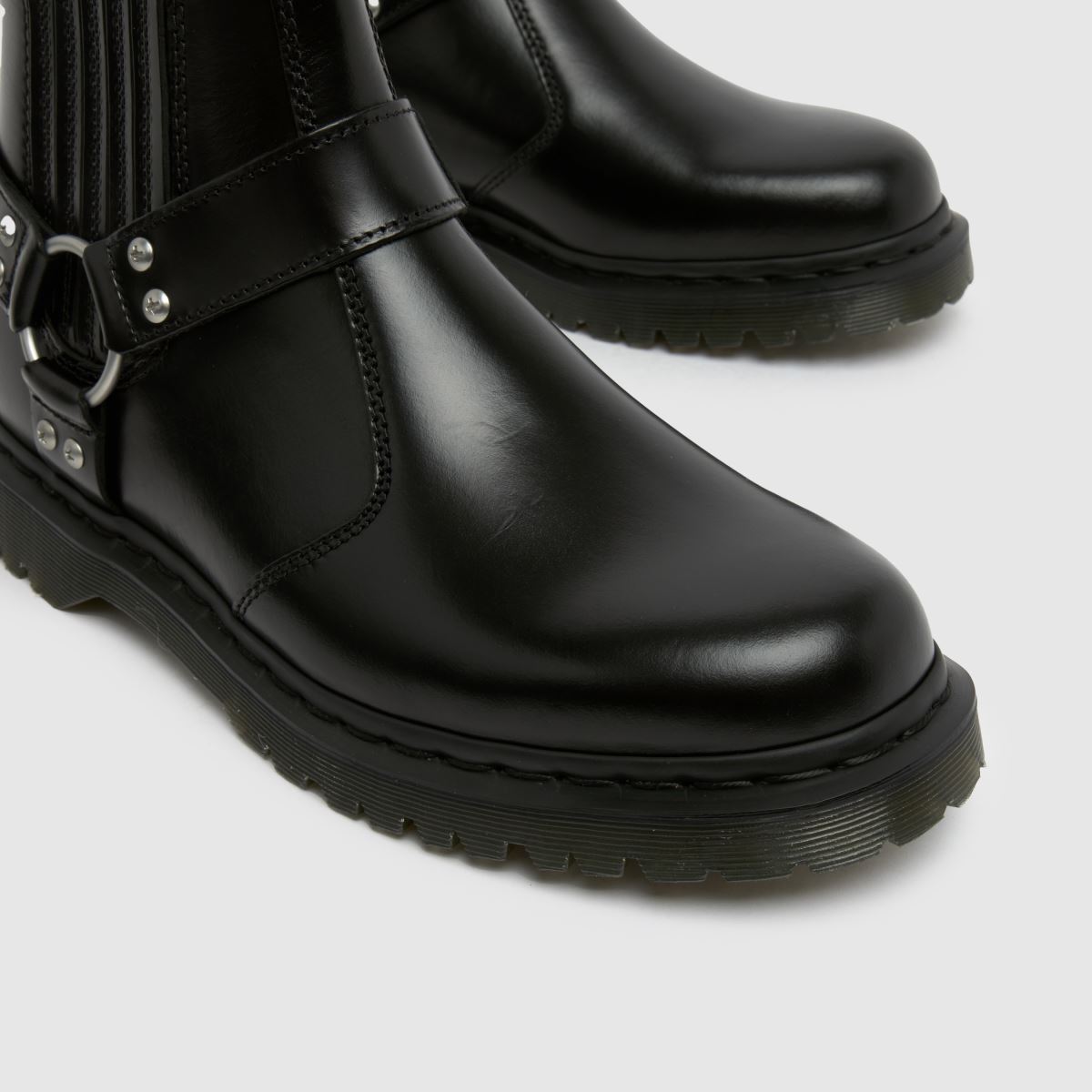 Dr Martens  2976 Harness Chelsea in Black Dr Martens  2976 Harness Chelsea in Black