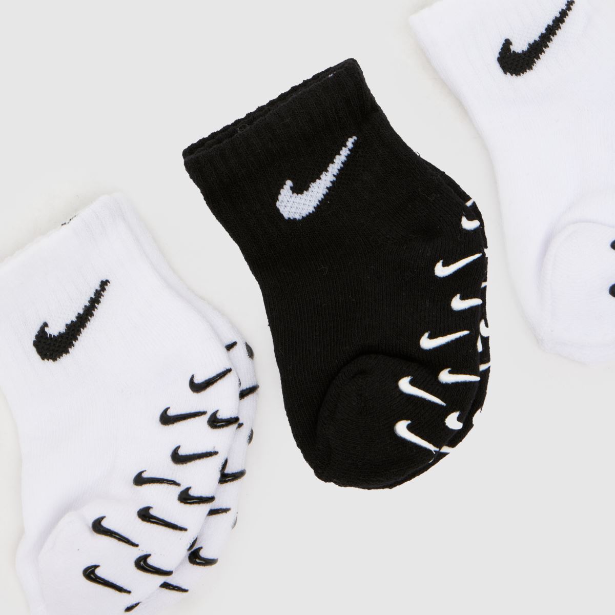 Nike  Infant Grip Swoosh Socks 3PK in White & Black Nike  Infant Grip Swoosh Socks 3PK in White & Black