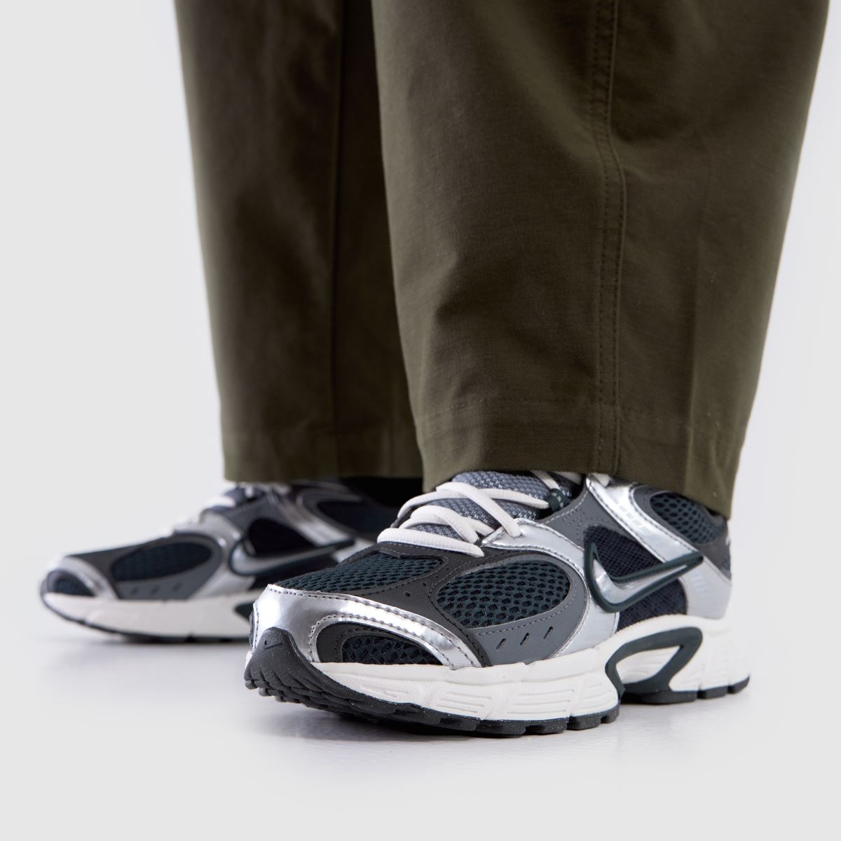 Nike  V5 RNR in Silver Multi Nike  V5 RNR in Silver Multi