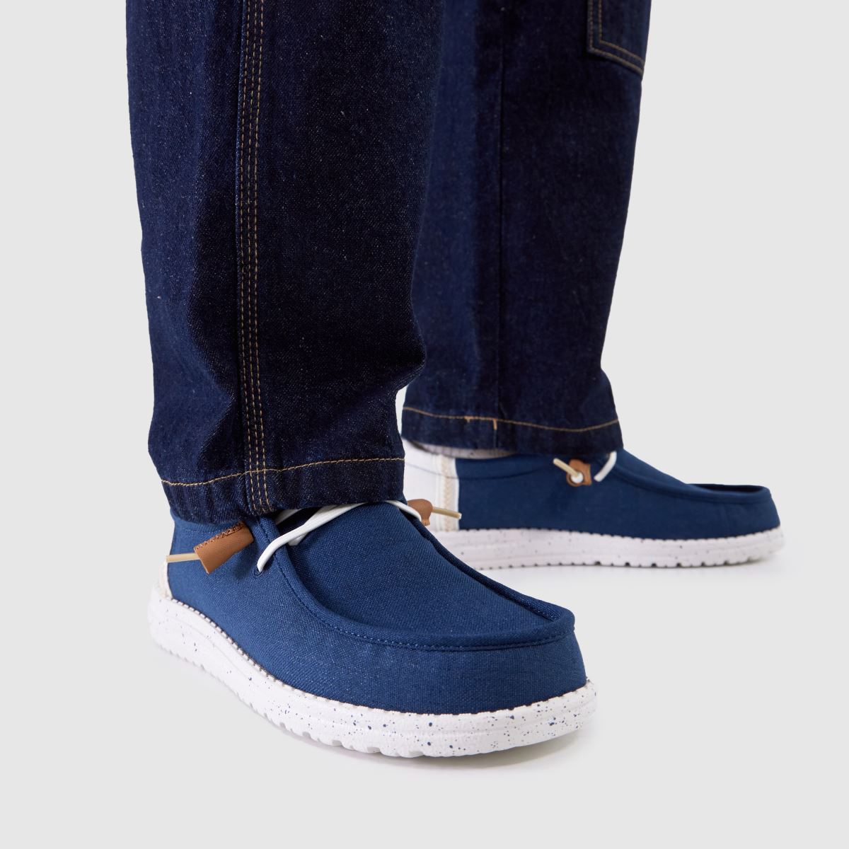 HEYDUDE  Wally Craft Linen in Navy Multi HEYDUDE  Wally Craft Linen in Navy Multi