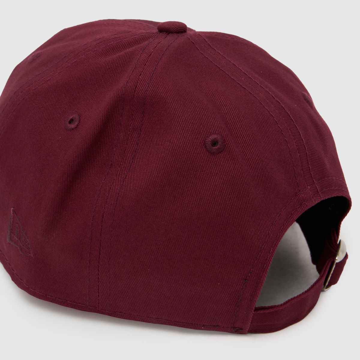 New Era  League Essential 9TWENTY Cap in Burgundy New Era  League Essential 9TWENTY Cap in Burgundy