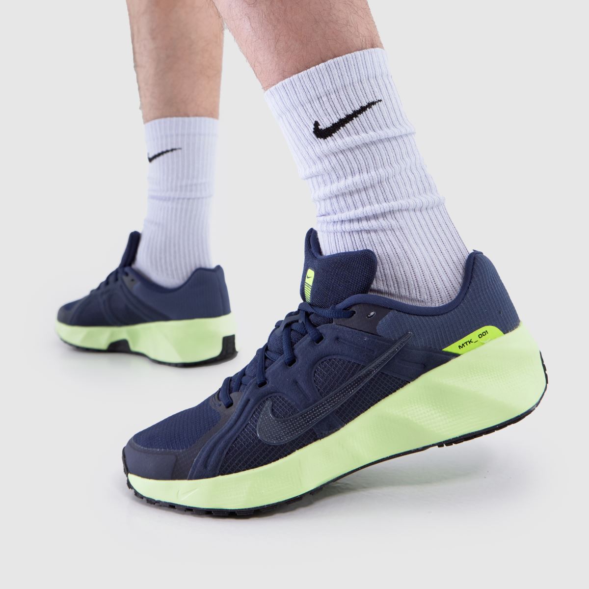 Nike  Metro Tek in Navy Multi Nike  Metro Tek in Navy Multi