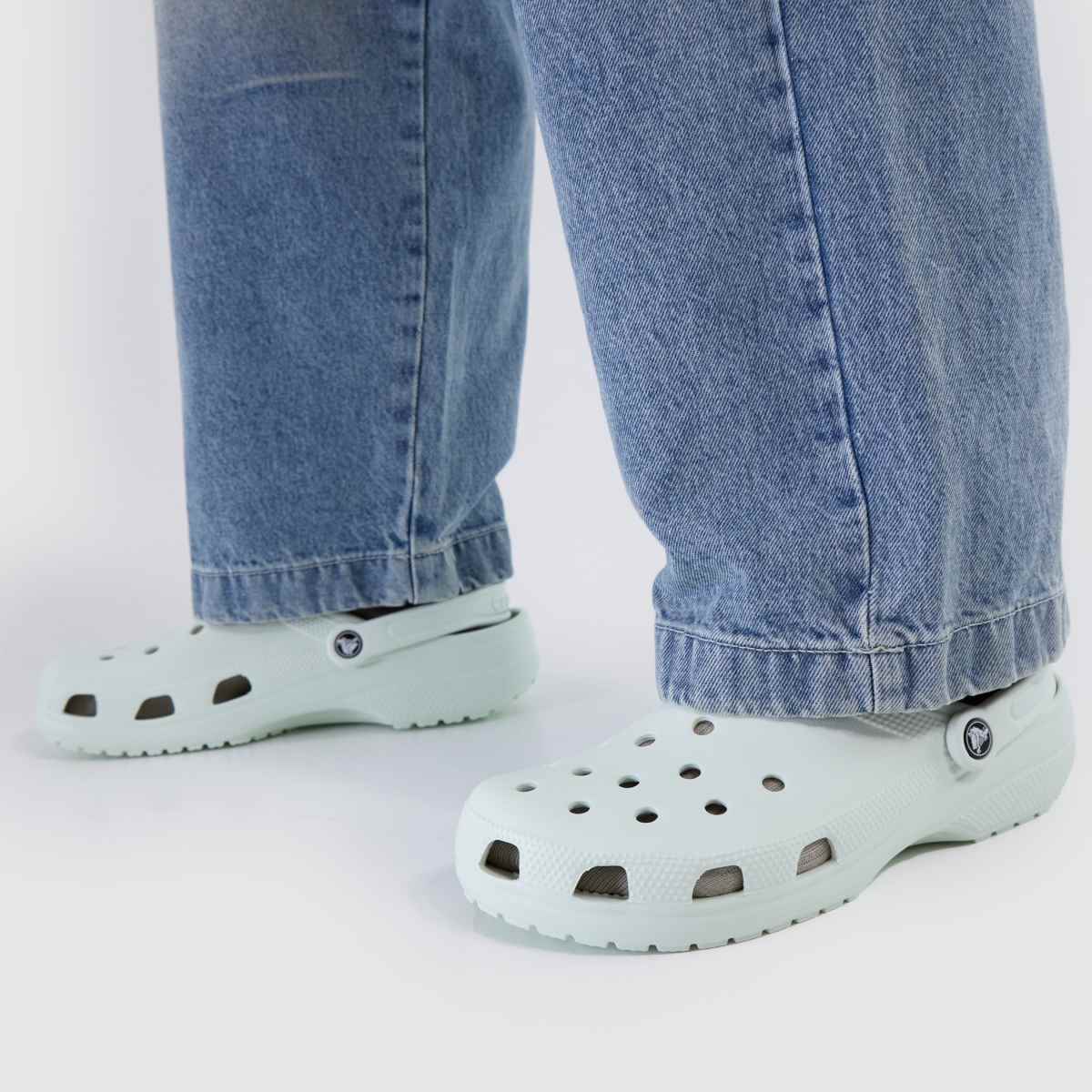 Crocs  Classic Clog in Light Green Crocs  Classic Clog in Light Green