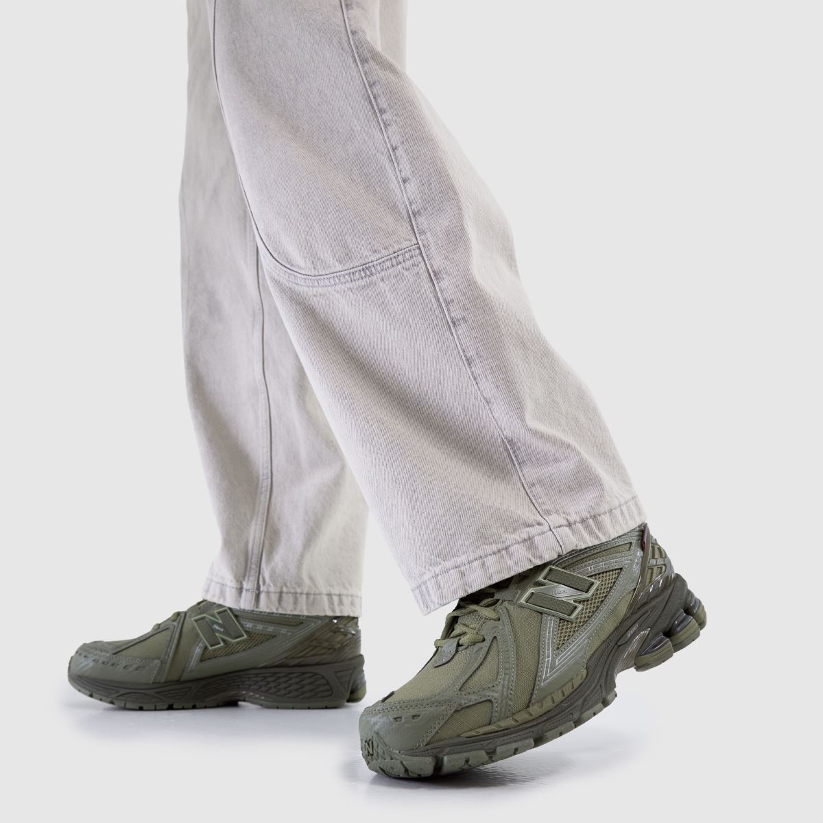 New Balance  1906R in Khaki New Balance  1906R in Khaki