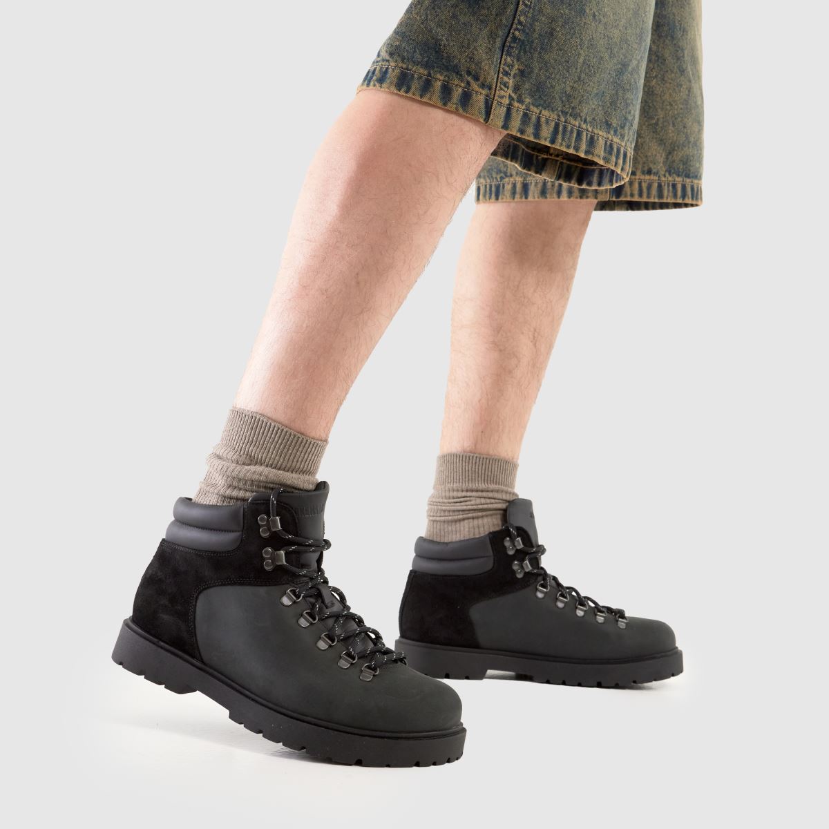 BIRKENSTOCK  Jackson 2.0 Hiker in Black BIRKENSTOCK  Jackson 2.0 Hiker in Black