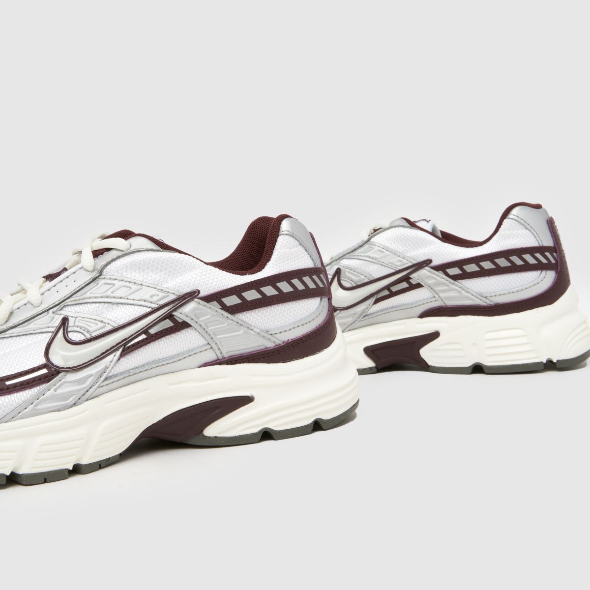 Nike  Initiator in White & Burgundy Nike  Initiator in White & Burgundy