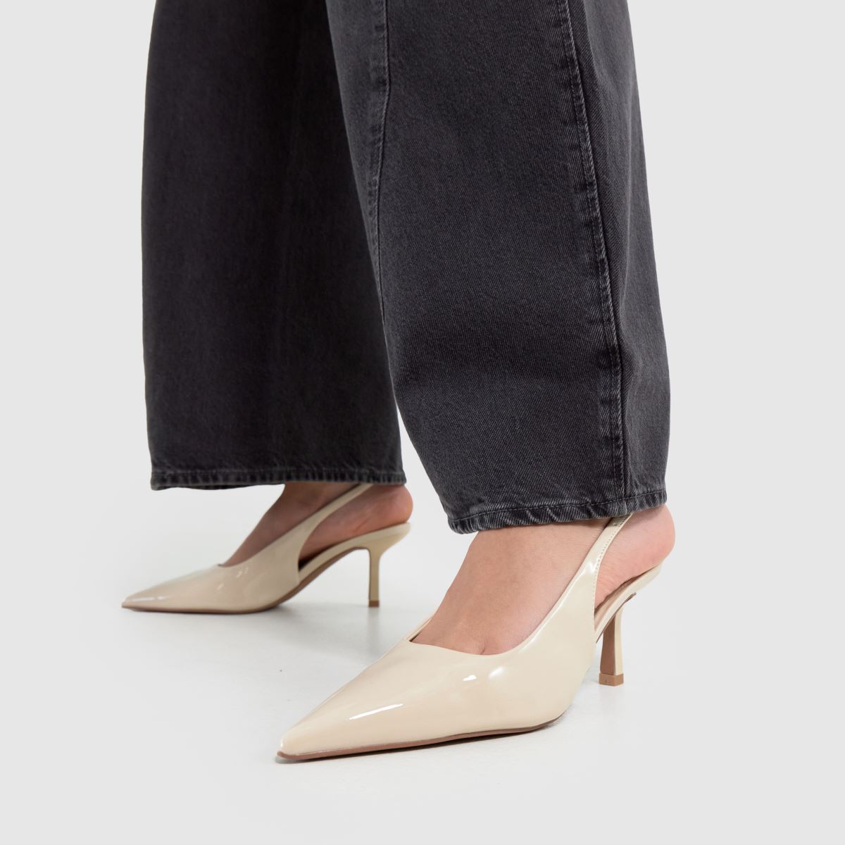 schuh  Selene Slingback Court in Natural schuh  Selene Slingback Court in Natural