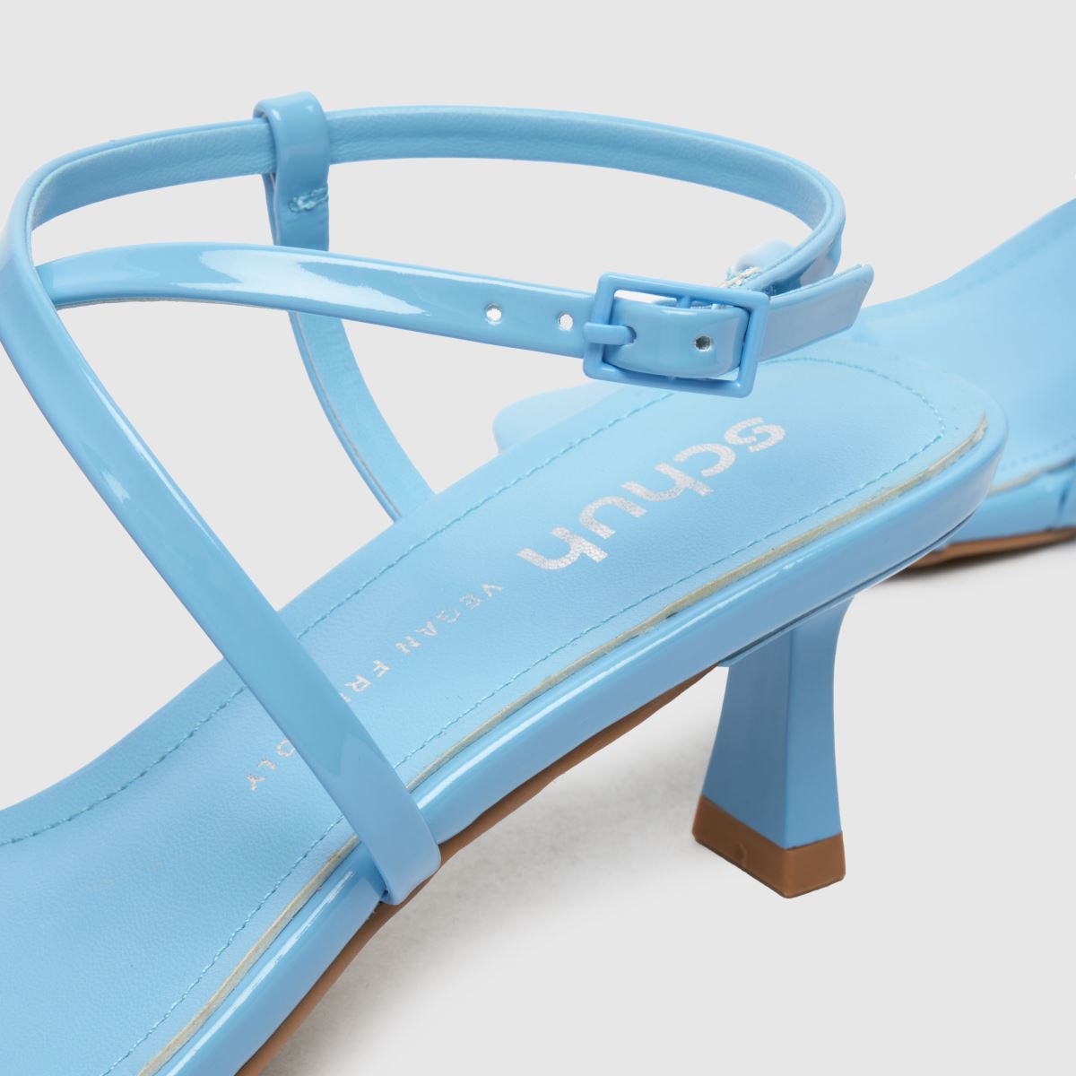 schuh  Serenity Strappy Kitten in Blue schuh  Serenity Strappy Kitten in Blue