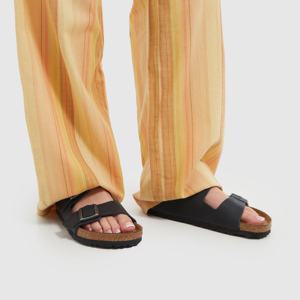 BIRKENSTOCK  Arizona Oiled Leather in Black BIRKENSTOCK  Arizona Oiled Leather in Black