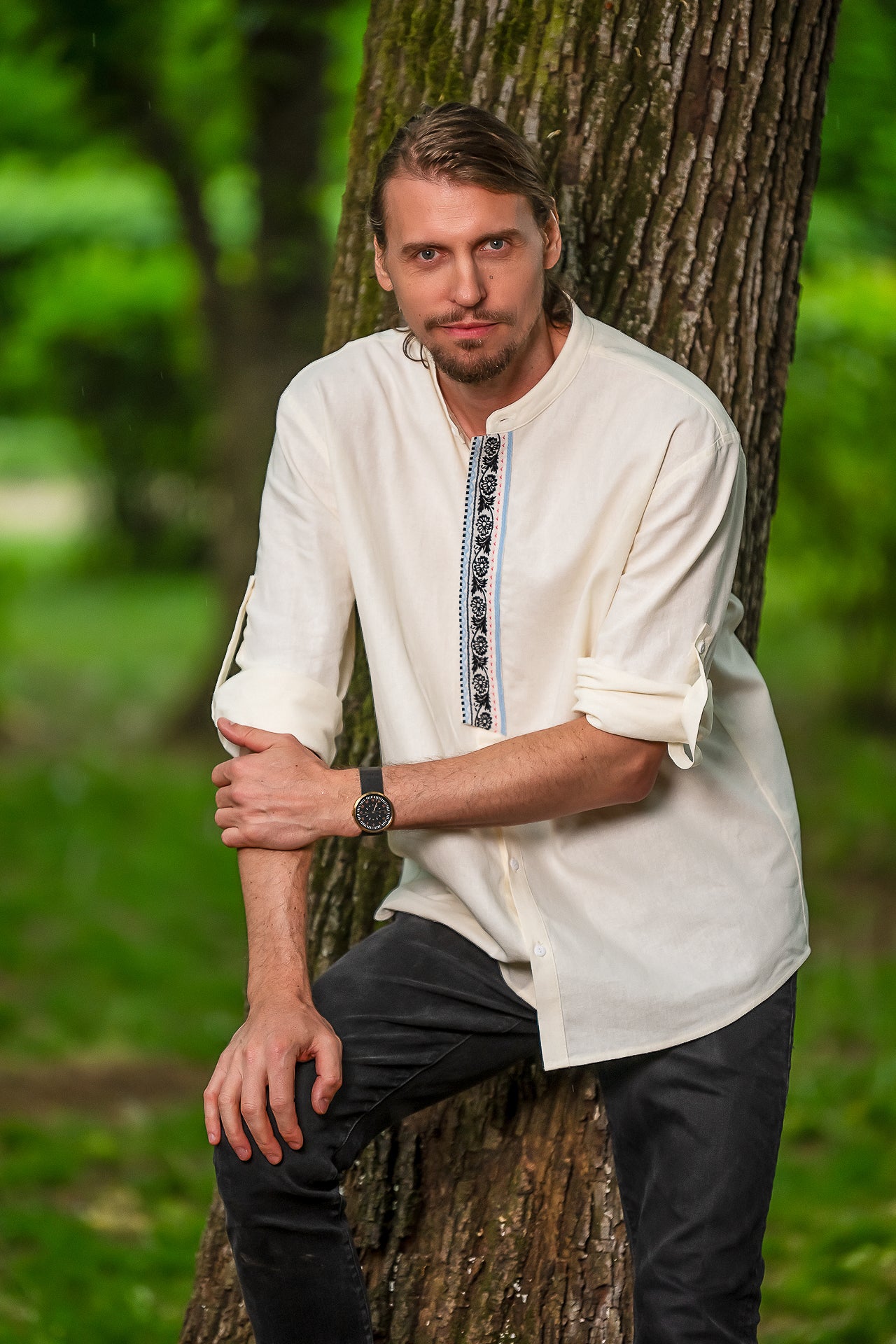 Camasa din in pentru barbati cu motive populare