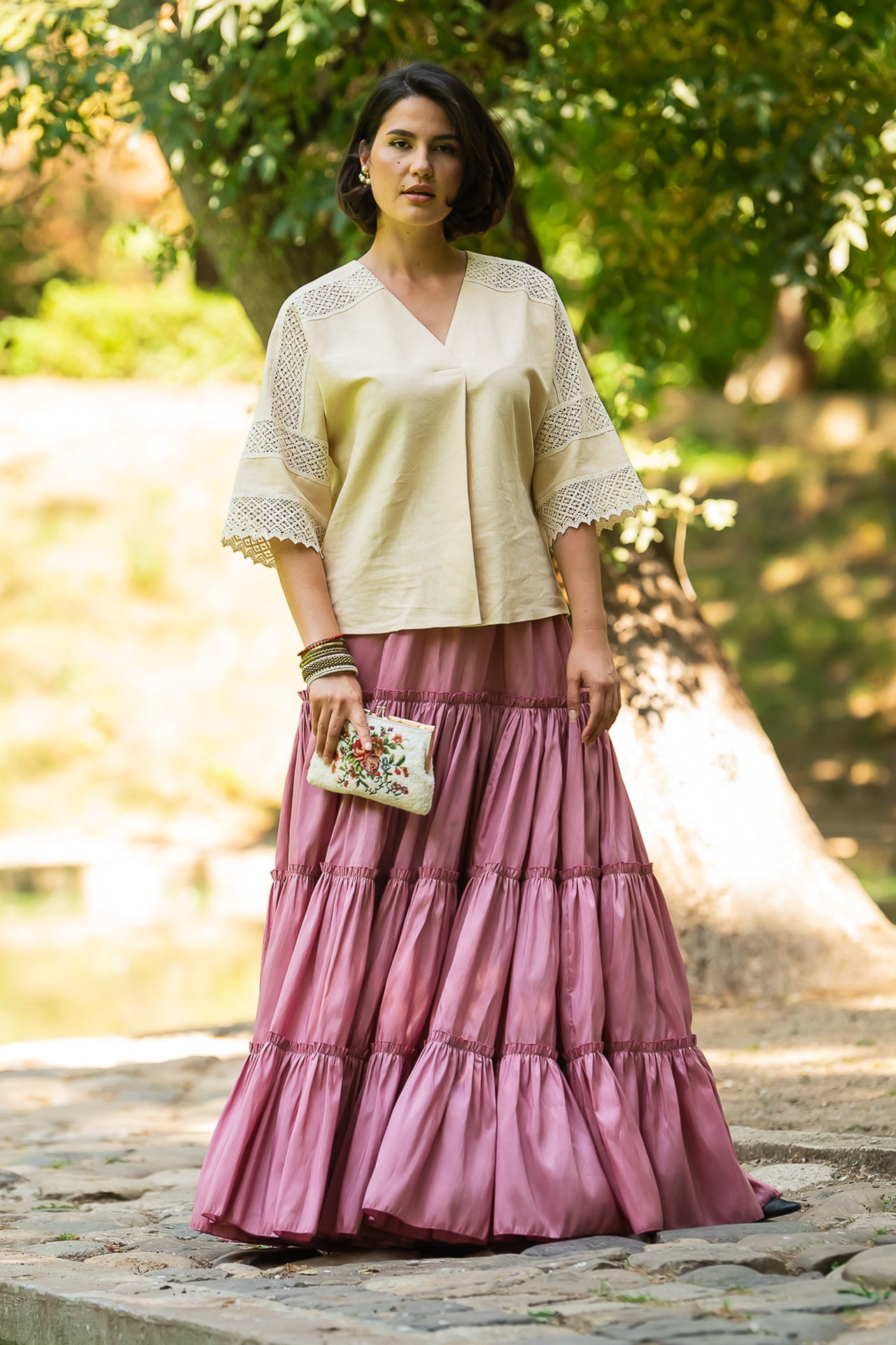 Fusta roz pudrat din tafta boho cu volane