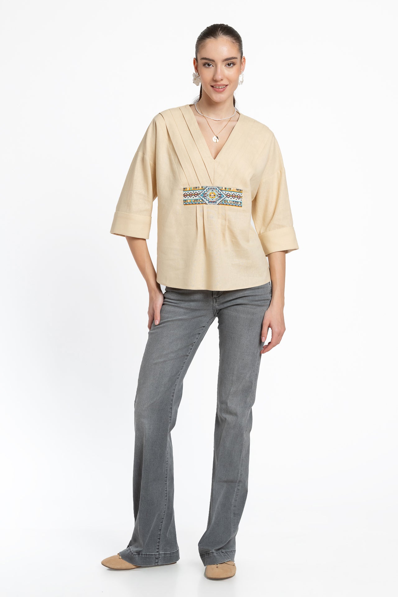 Bluză crem din in și jacquard țesut etnic