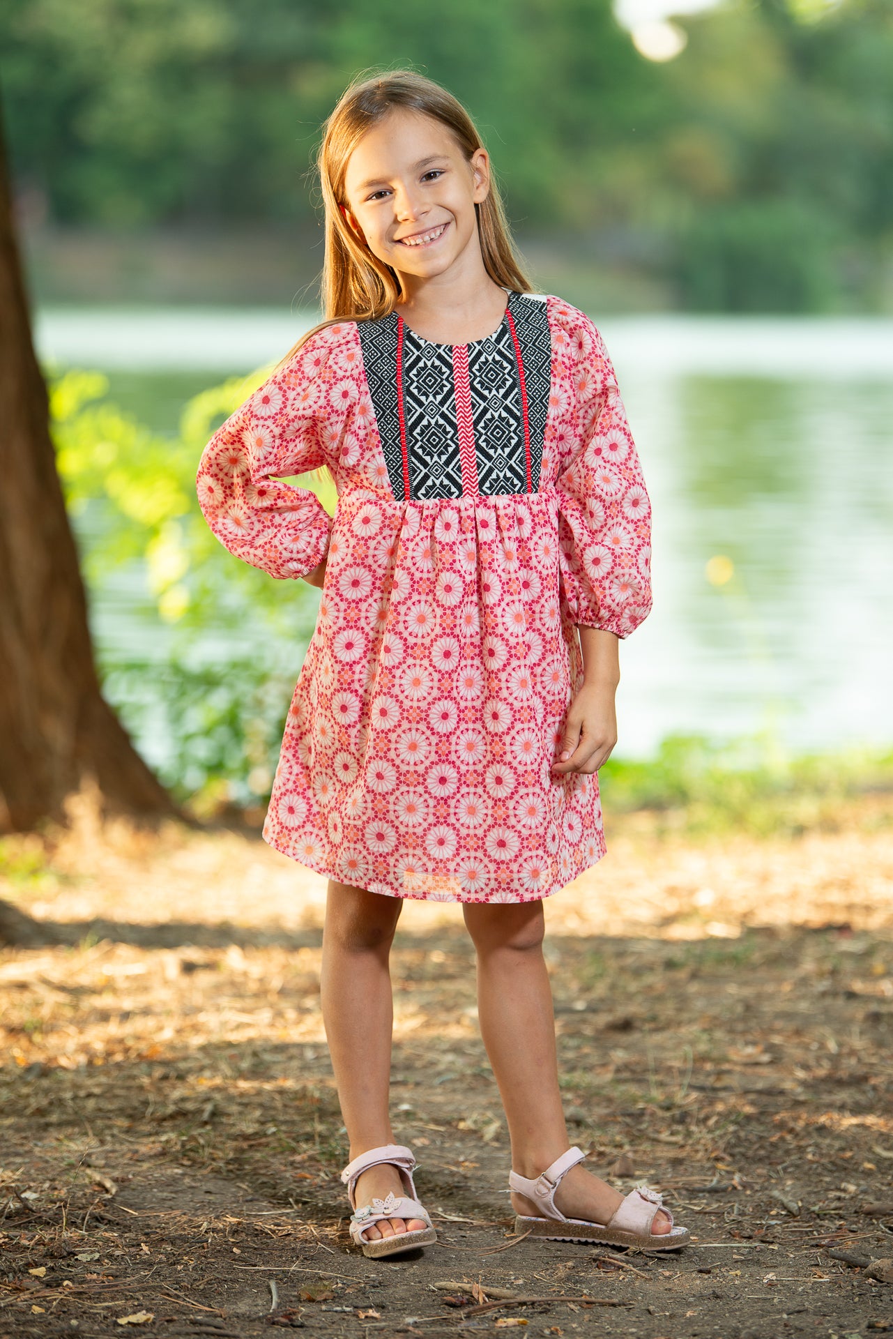 Rochita traditionala fetite Roata Norocului 9 luni - 7 ani