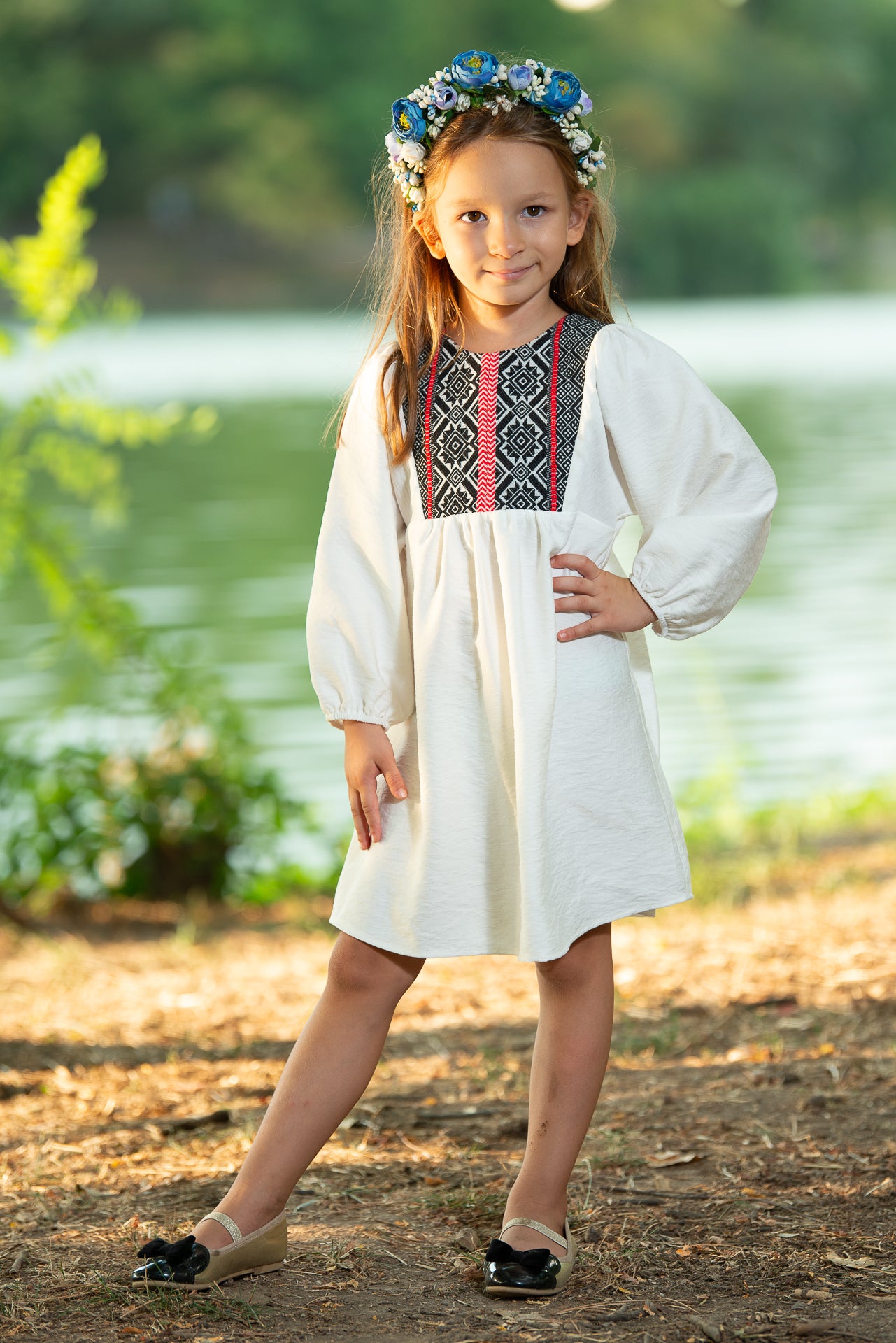 Rochita traditionala Ofelia de fetite 8 - 15 ani